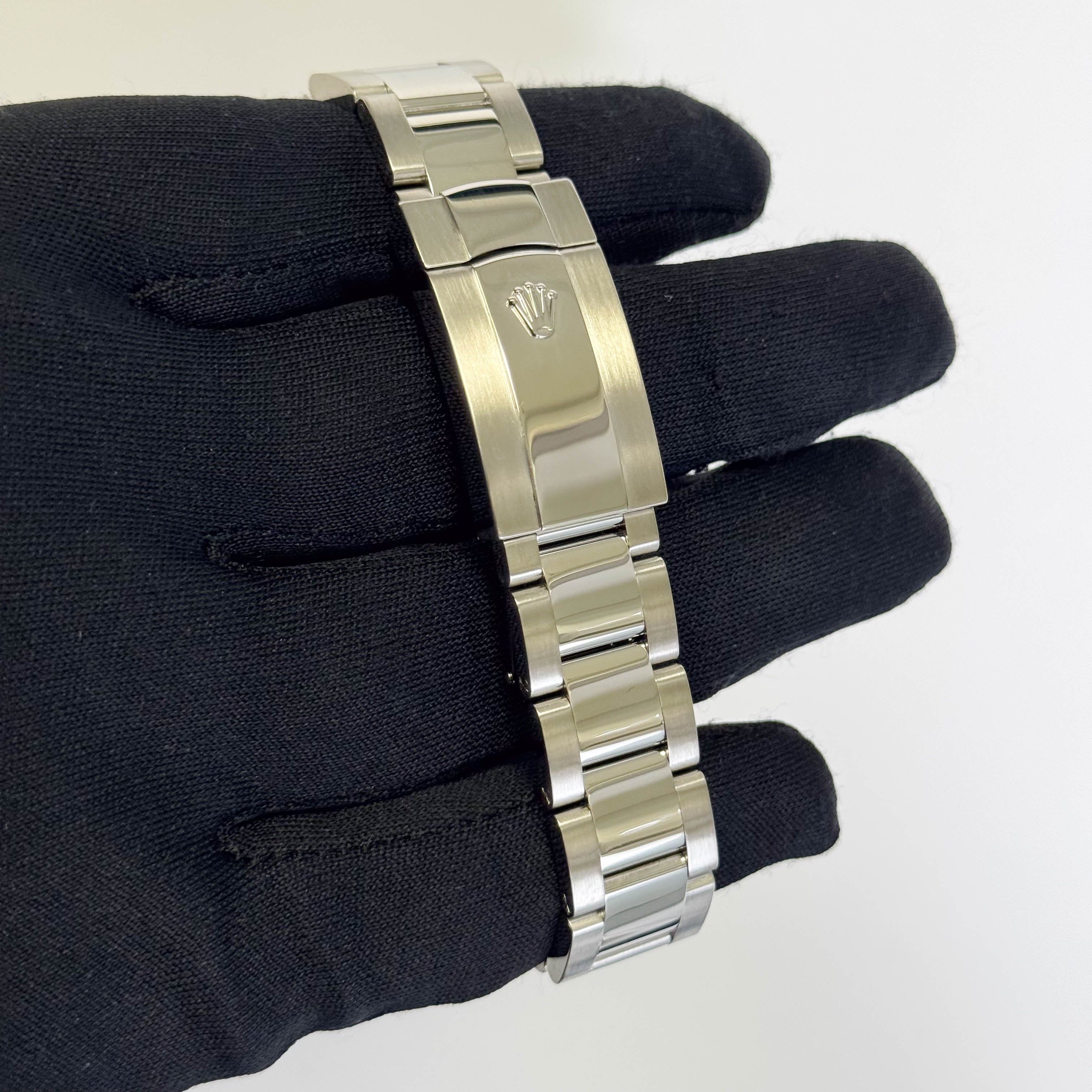Rolex Datejust 41mm Silver Dial Watch Ref# 126300 - Happy Jewelers Fine Jewelry Lifetime Warranty
