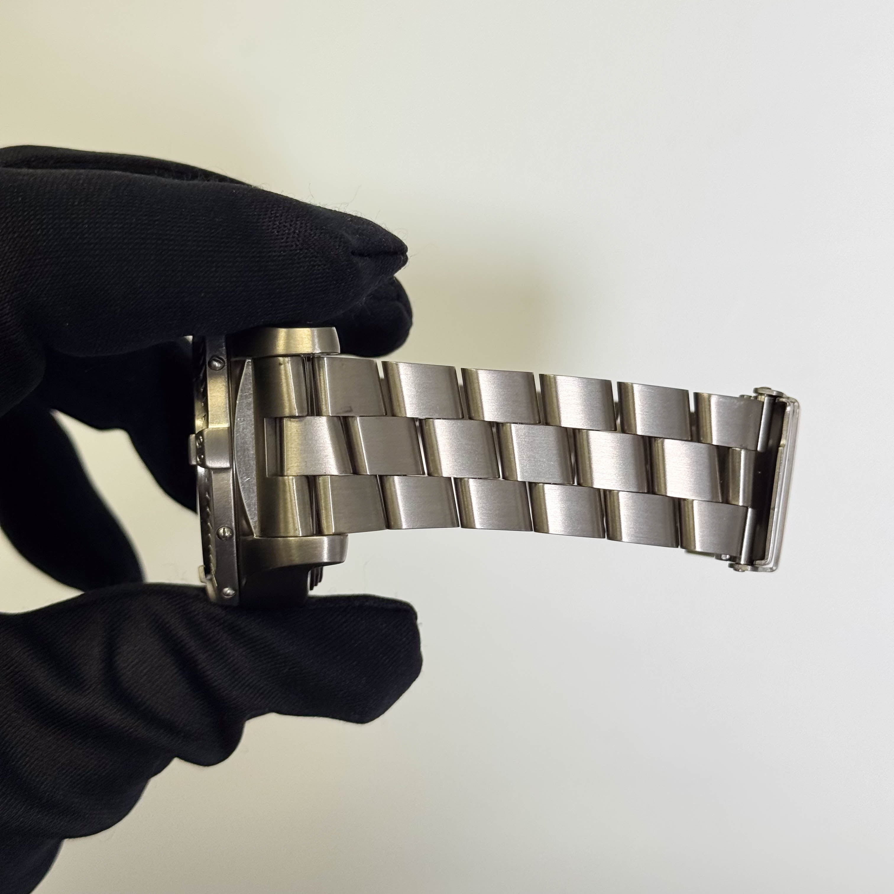 Breiting Avenger Seawolf 44mm Black Dial Watch Ref# E17370 - Happy Jewelers Fine Jewelry Lifetime Warranty