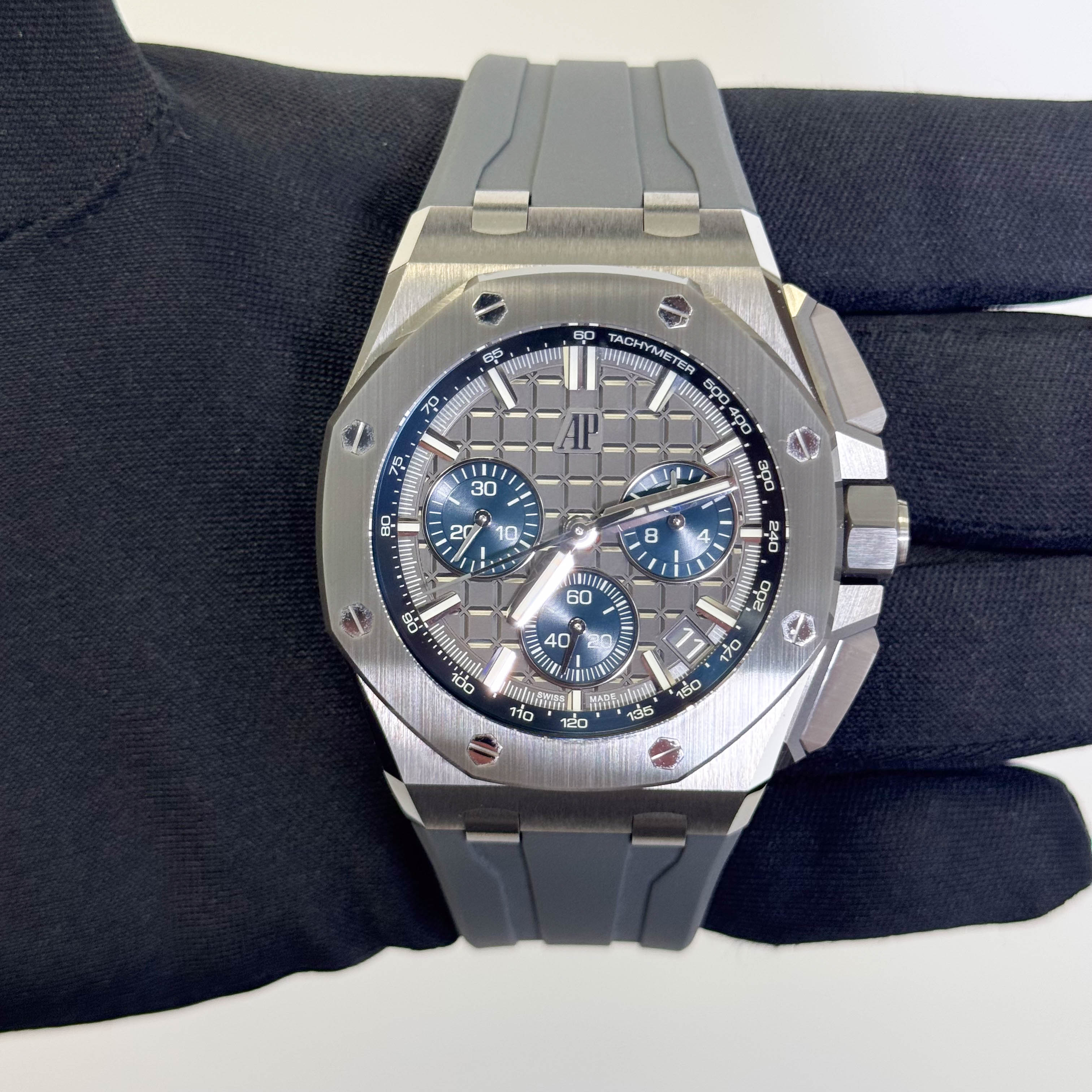 Audemars Piguet Royal Oak Offshore 43mm Grey Dial Watch Ref# 26420IO.OO.A009CA.01