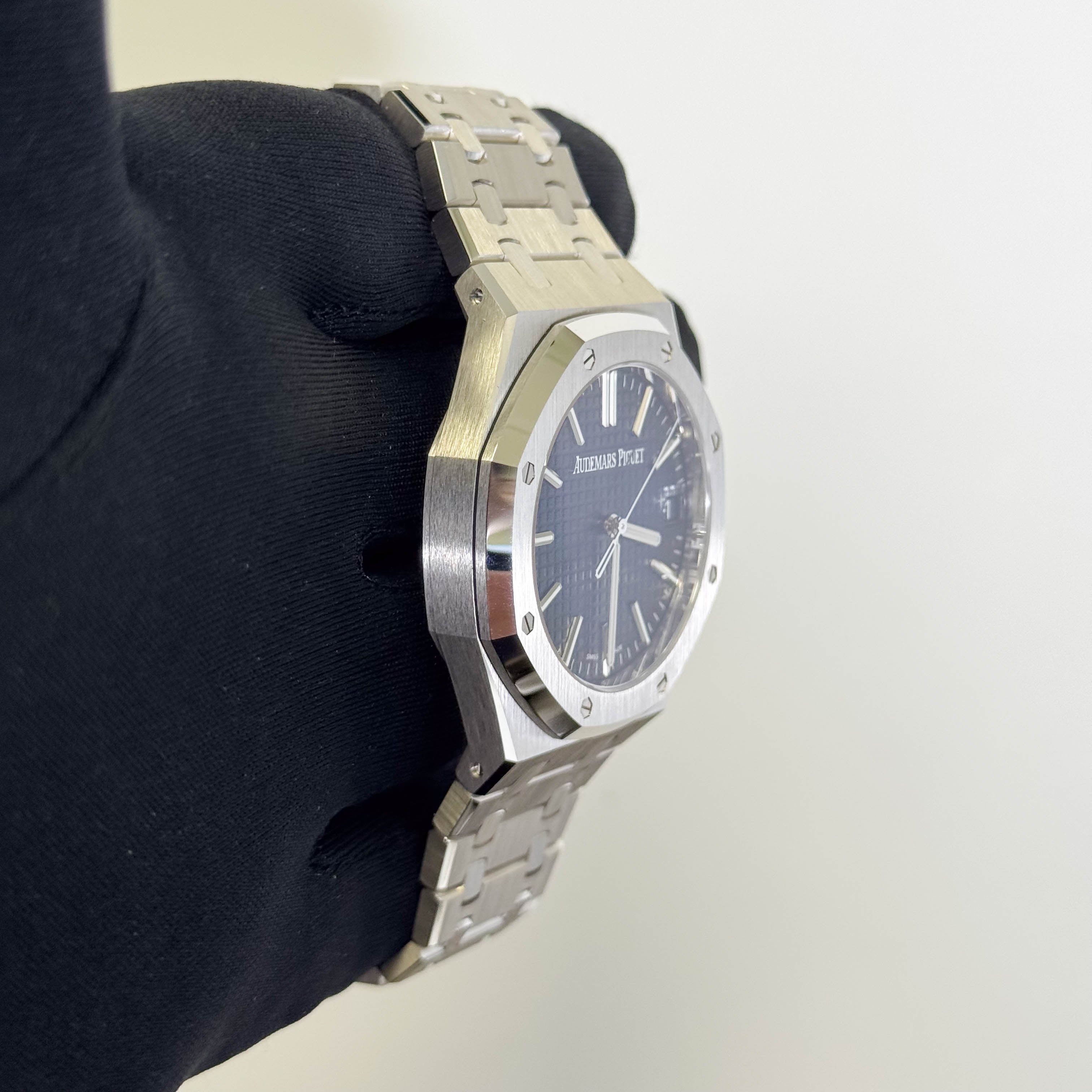 Audemars Piguet Royal Oak 41mm Blue Dial Watch Ref# 15510BC.OO.1320BC.04