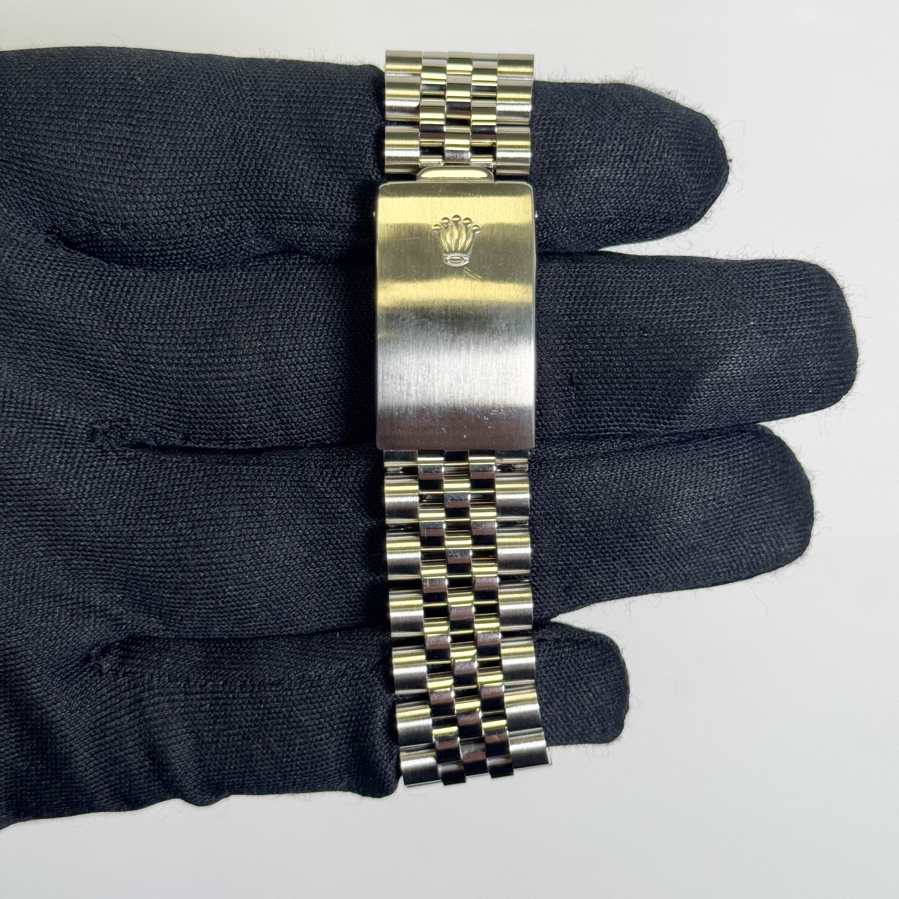 Rolex Datejust 36mm Silver Dial Watch Ref# 16220 - Happy Jewelers Fine Jewelry Lifetime Warranty