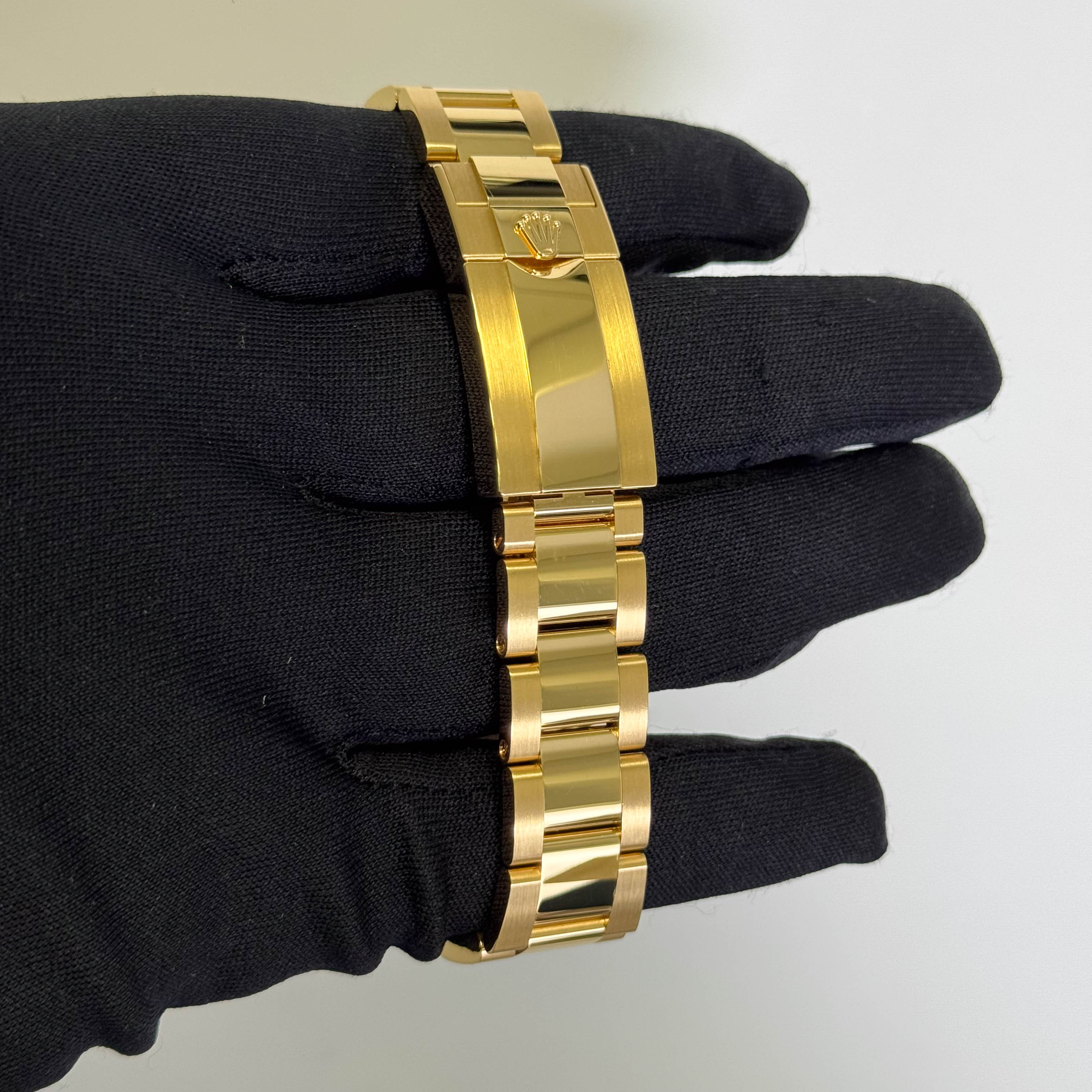 Rolex Daytona 40mm Black Dial Watch Ref# 126508