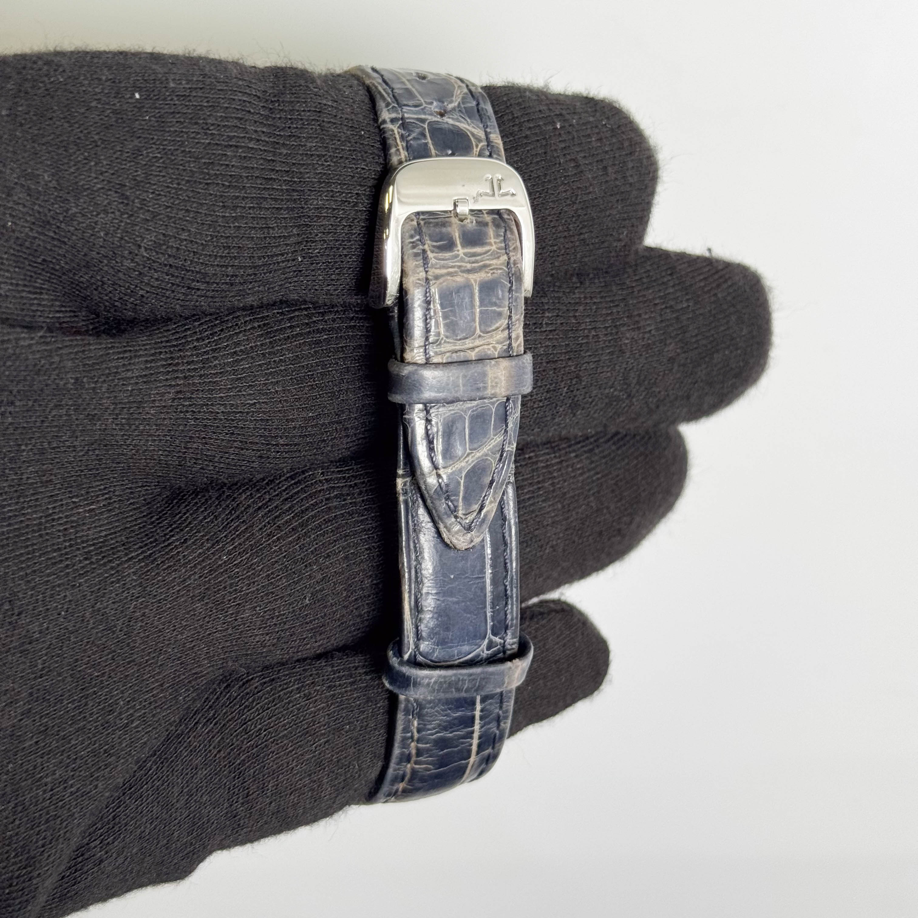 Jaeger-LeCoultre Reverso 33.2mm Silver Dial Watch Ref# Q2618540