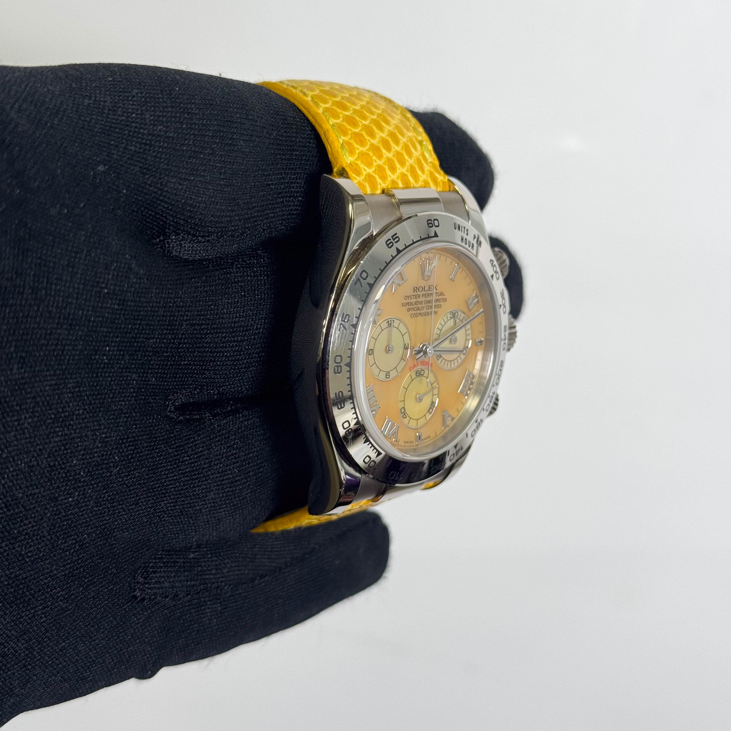 Rolex Daytona 40mm Mother Of Pearl Dial Ref# 116519