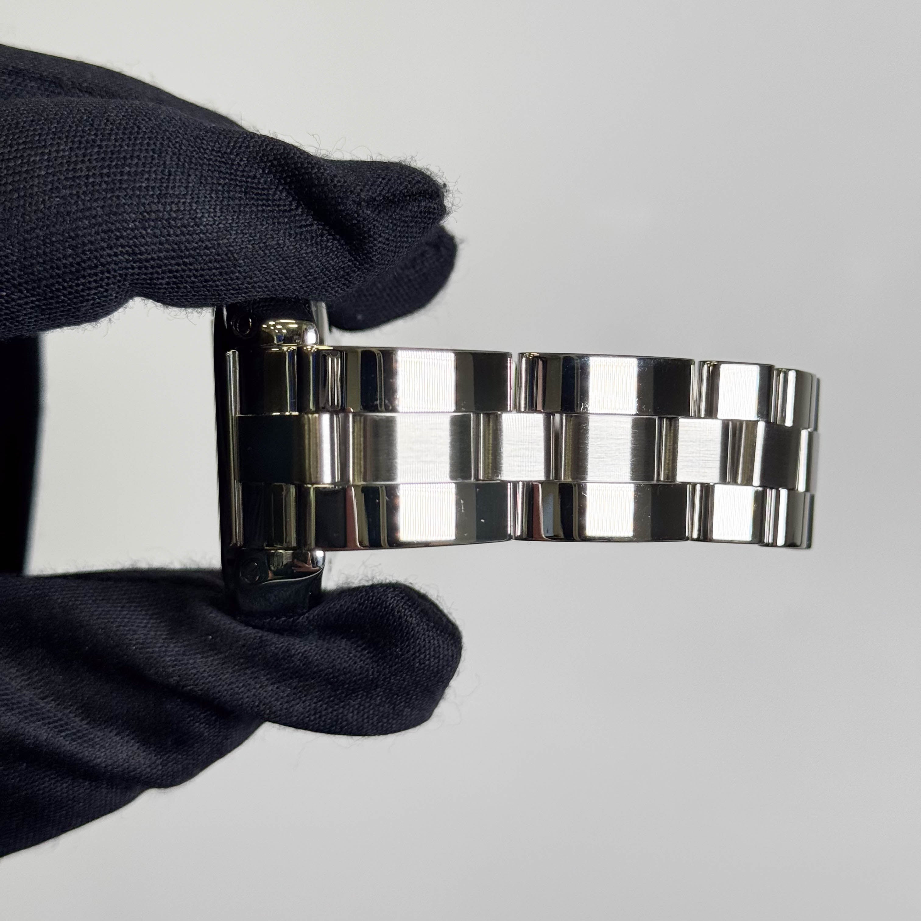 Cartier Roadster 37mm Black Dial Watch Ref# W62041V3 - Happy Jewelers Fine Jewelry Lifetime Warranty