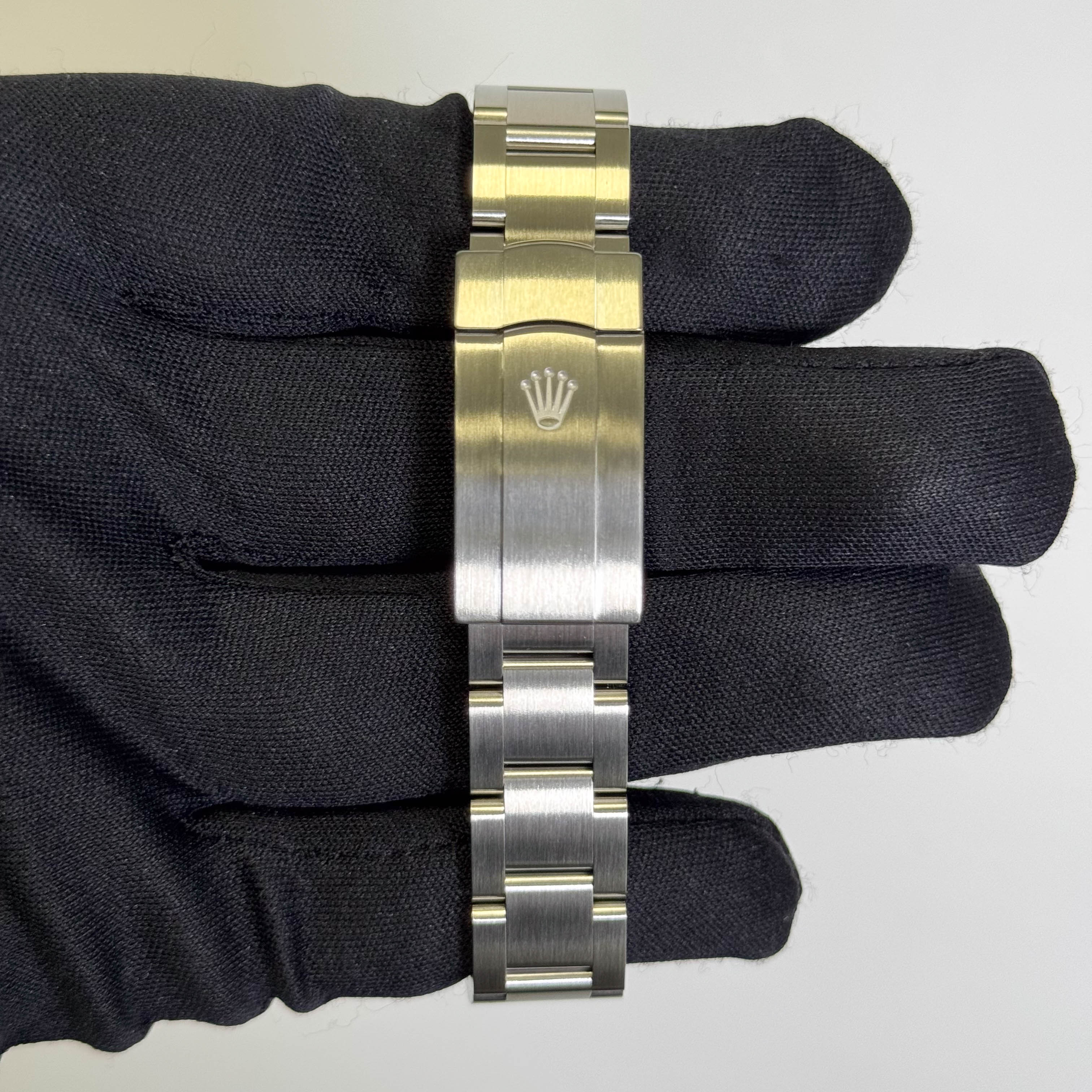 Rolex Oyster Perpetual 34mm Pistachio Dial Watch Ref# 124200 - Happy Jewelers Fine Jewelry Lifetime Warranty