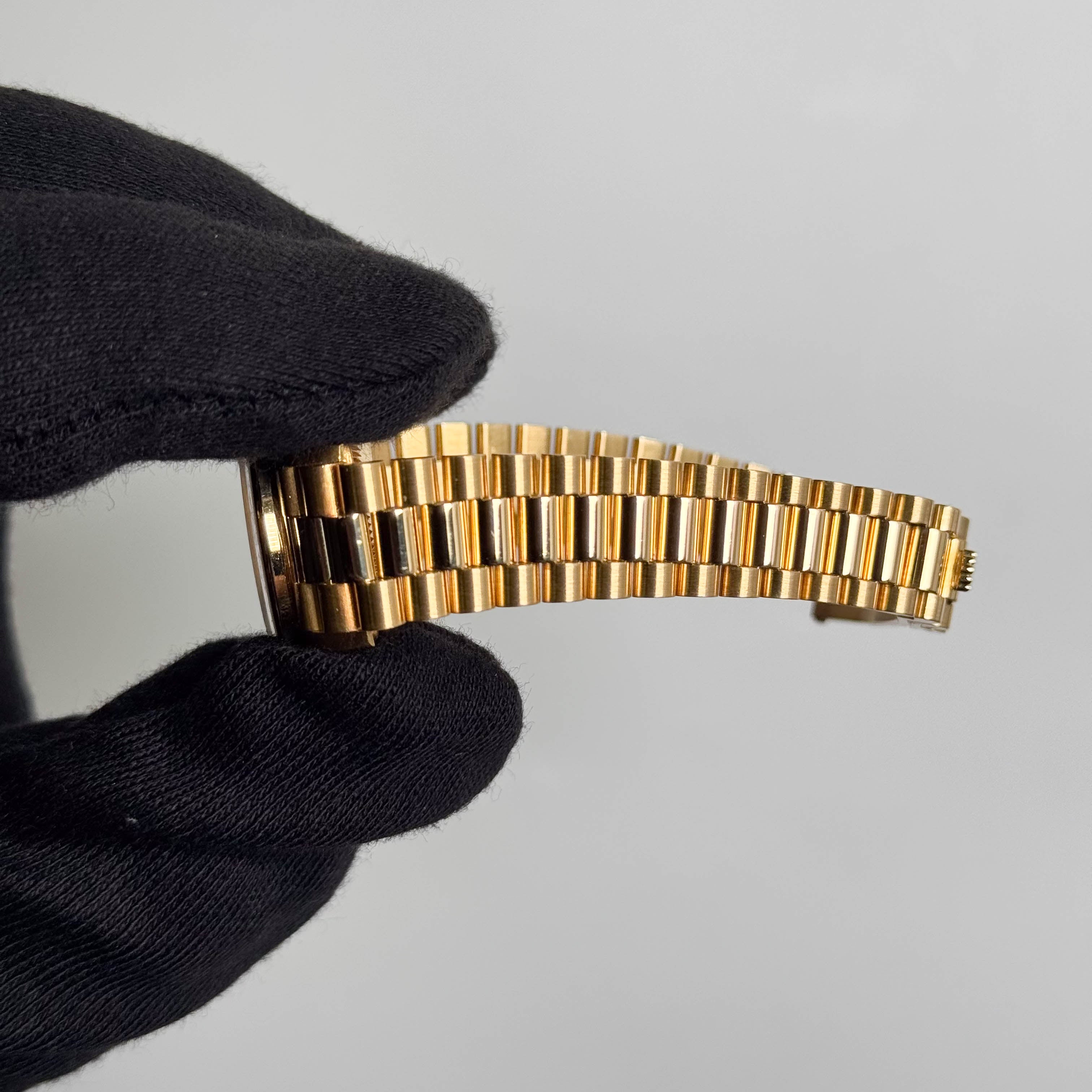 Rolex Datejust 26mm Champagne Dial Watch Ref# 69178 - Happy Jewelers Fine Jewelry Lifetime Warranty