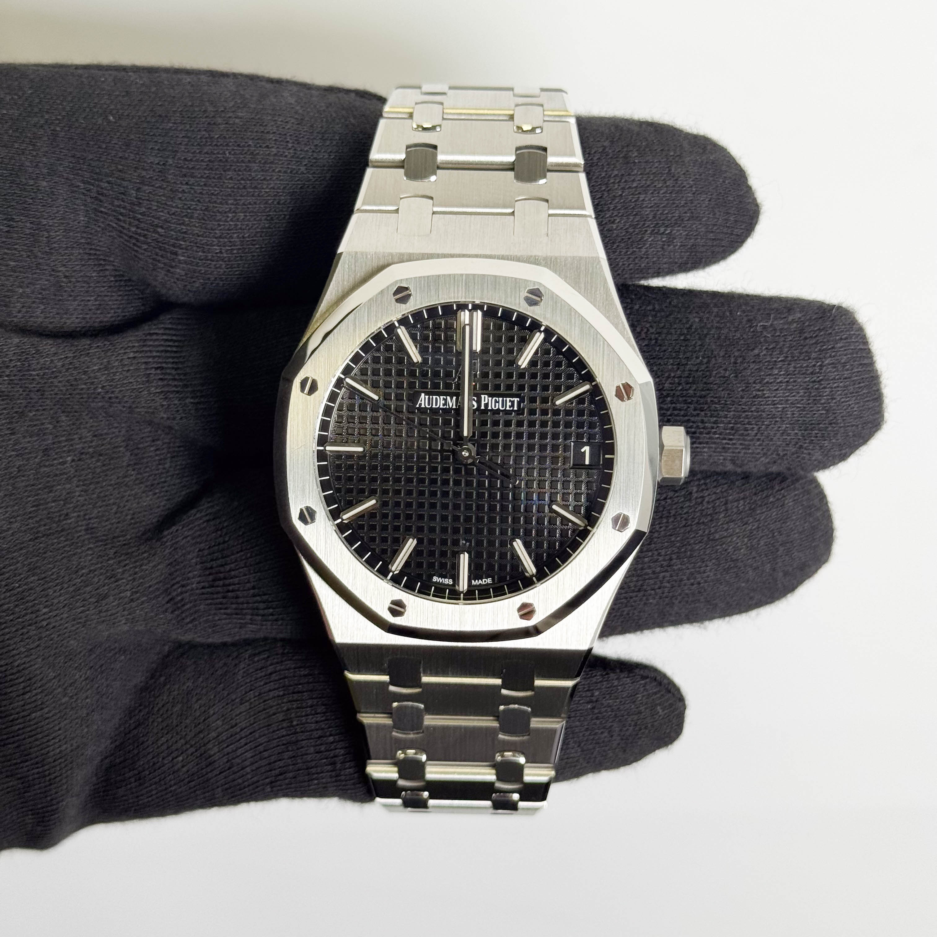 Audemars Piguet Royal Oak 41mm Black Dial Watch Ref# 15500ST.OO.1220ST.03