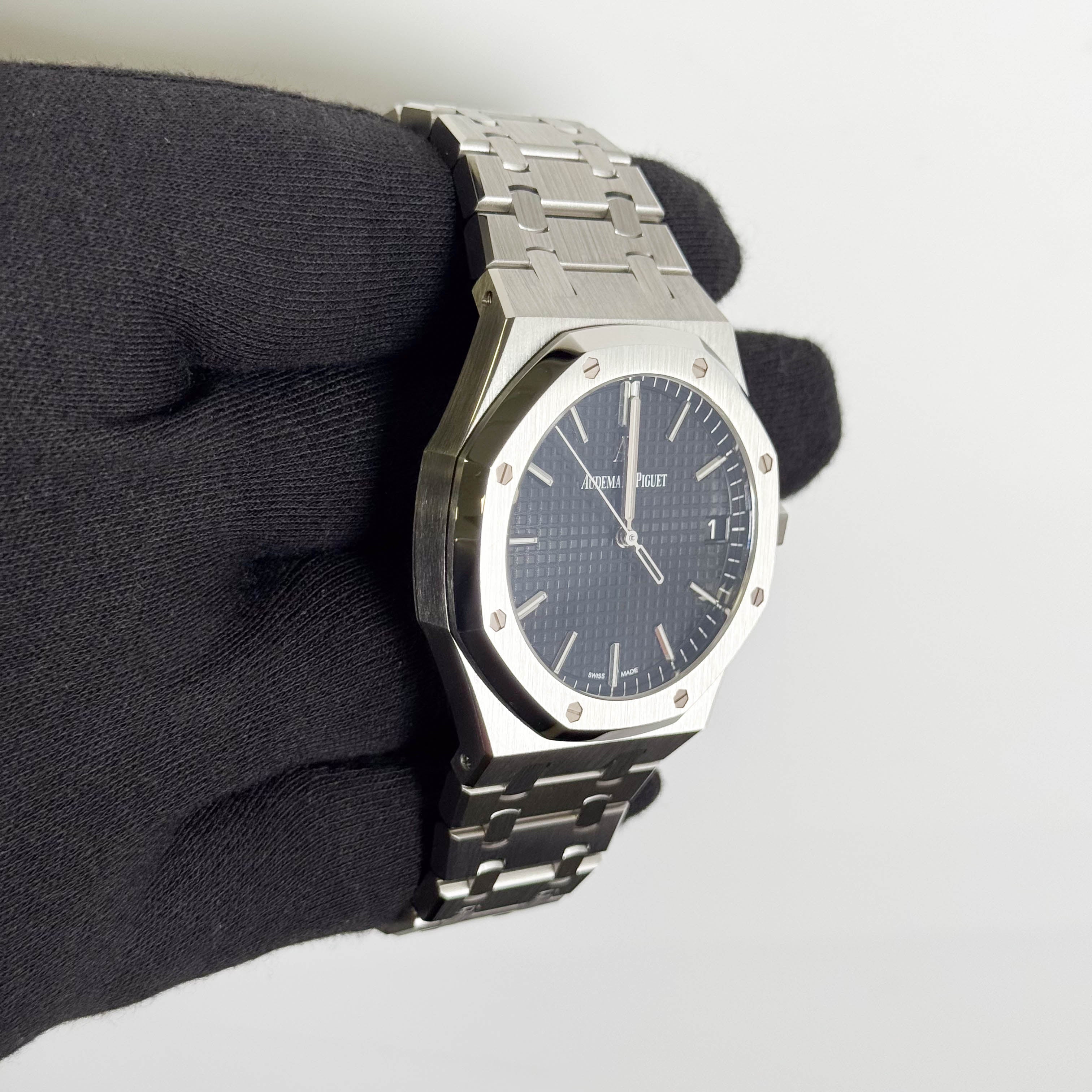 Audemars Piguet Royal Oak 41mm Black Dial Watch Ref# 15500ST.OO.1220ST.03