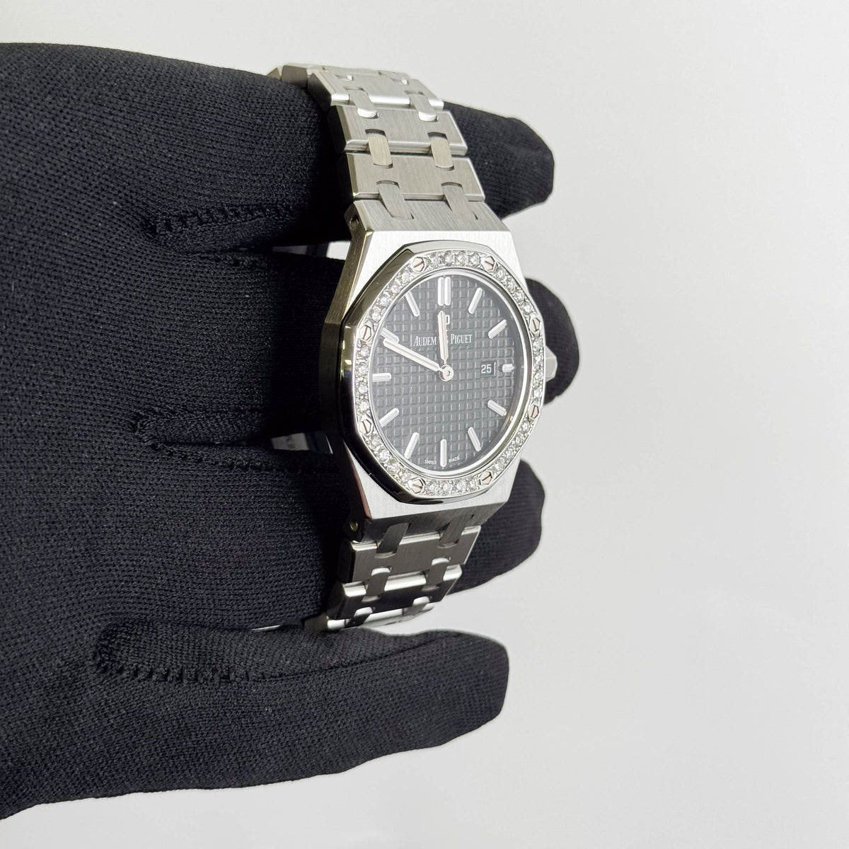 Audemars Piguet Royal Oak 33mm Black Dial Watch Ref# 67651ST.ZZ.D002CR.01