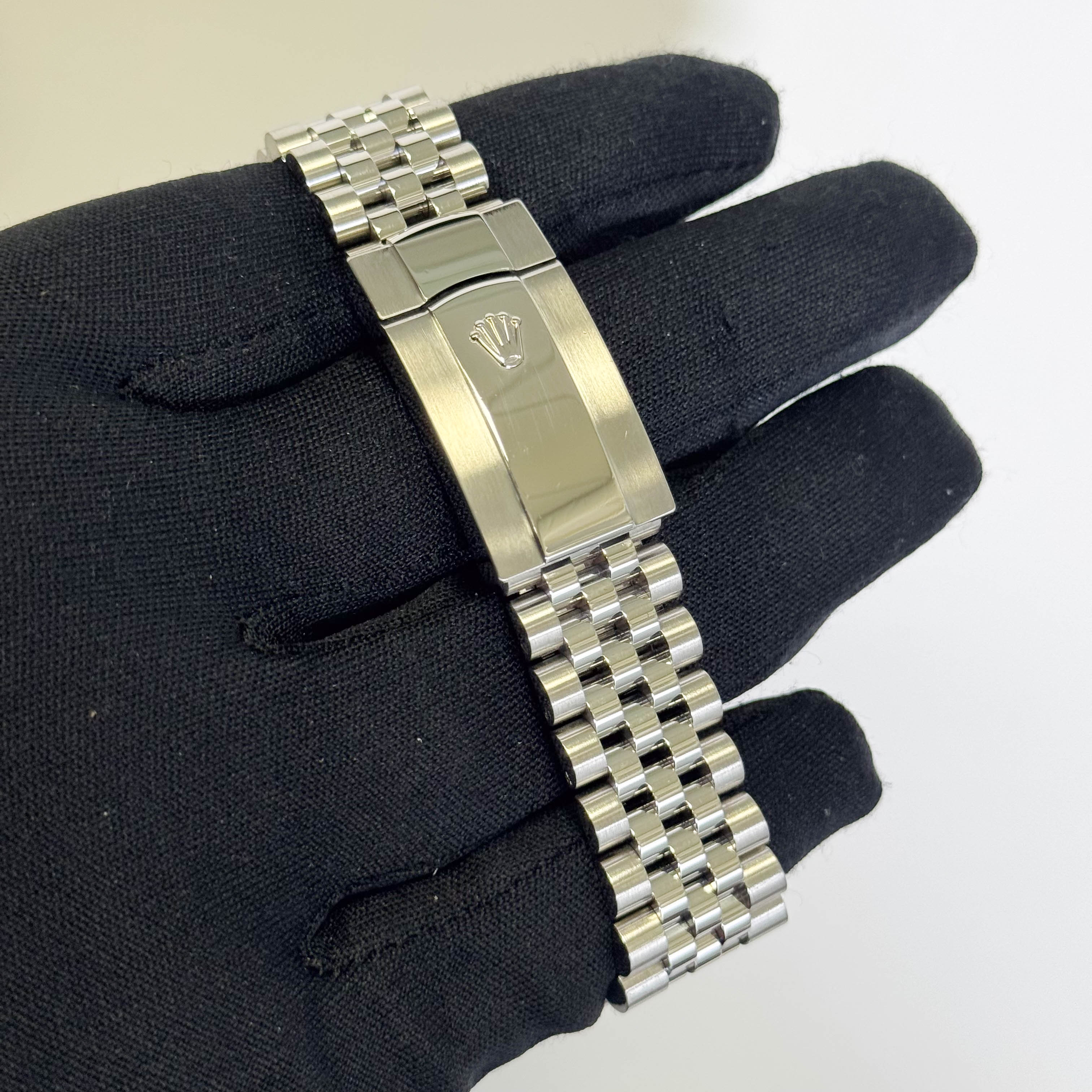 Rolex Datejust 41mm White Dial Watch Ref# 126334 - Happy Jewelers Fine Jewelry Lifetime Warranty