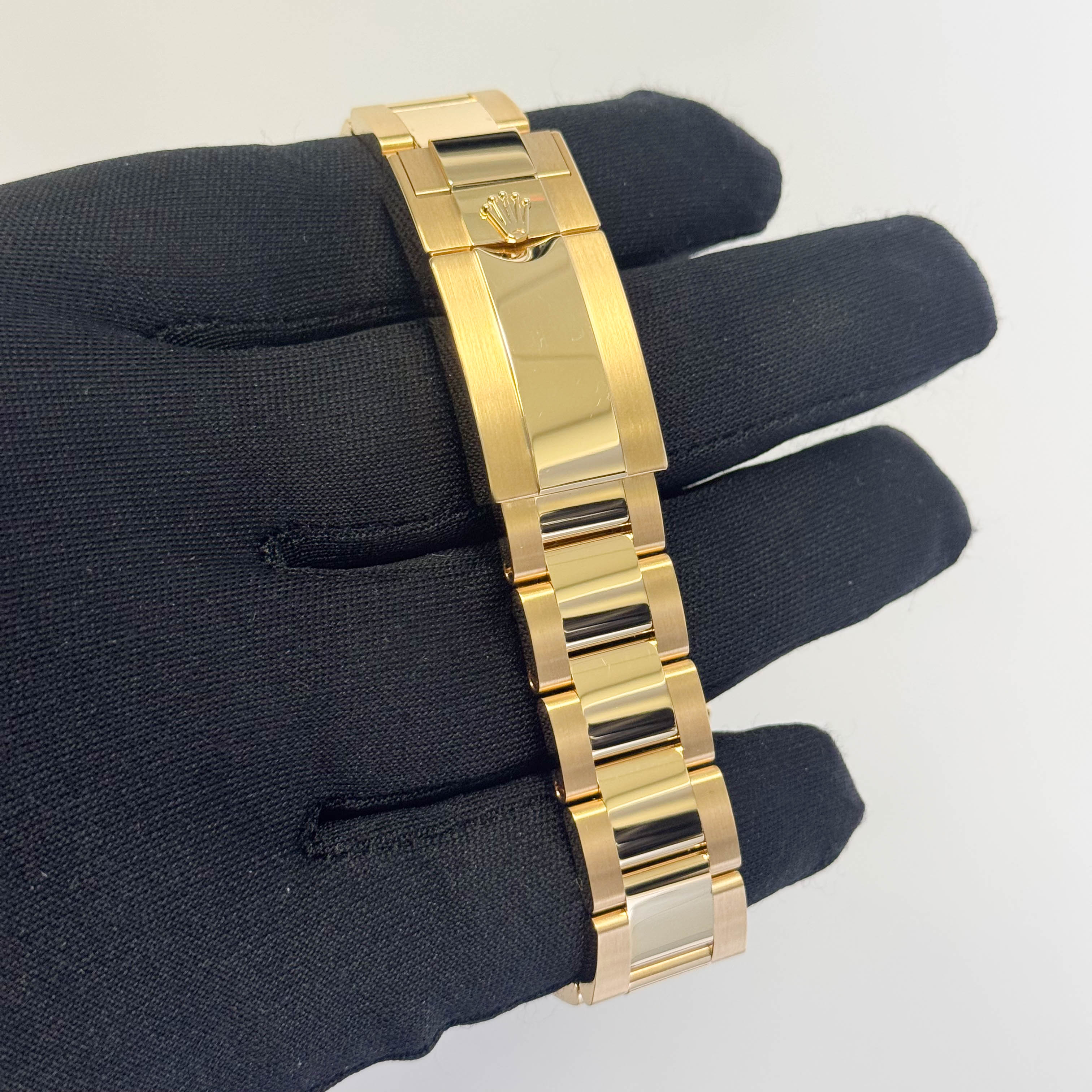 Rolex Daytona 40mm Green Dial Watch Ref# 126508