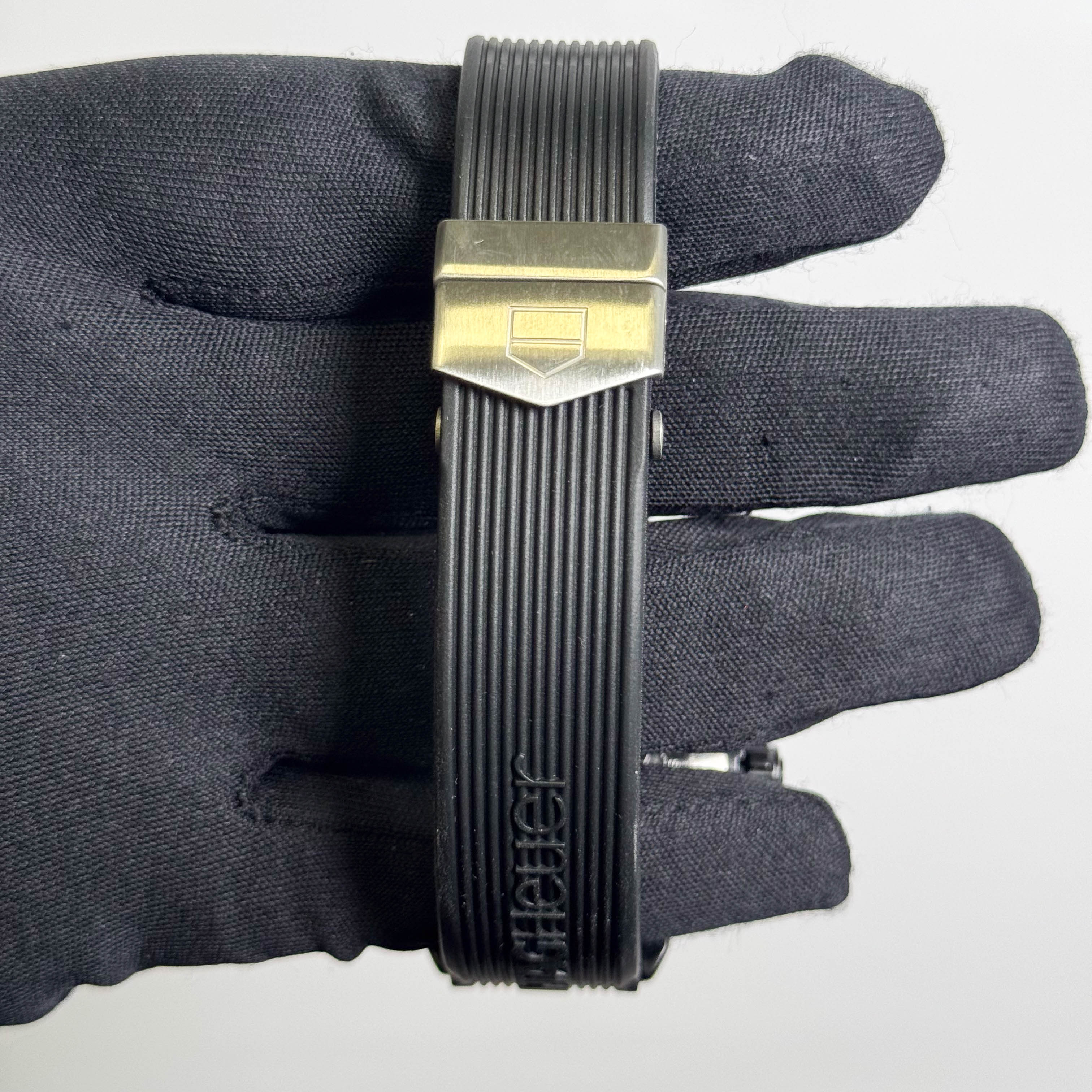 Tag Heuer Formula One 42mm Black Dial Watch Ref# CAU1114.FT6024 - Happy Jewelers Fine Jewelry Lifetime Warranty