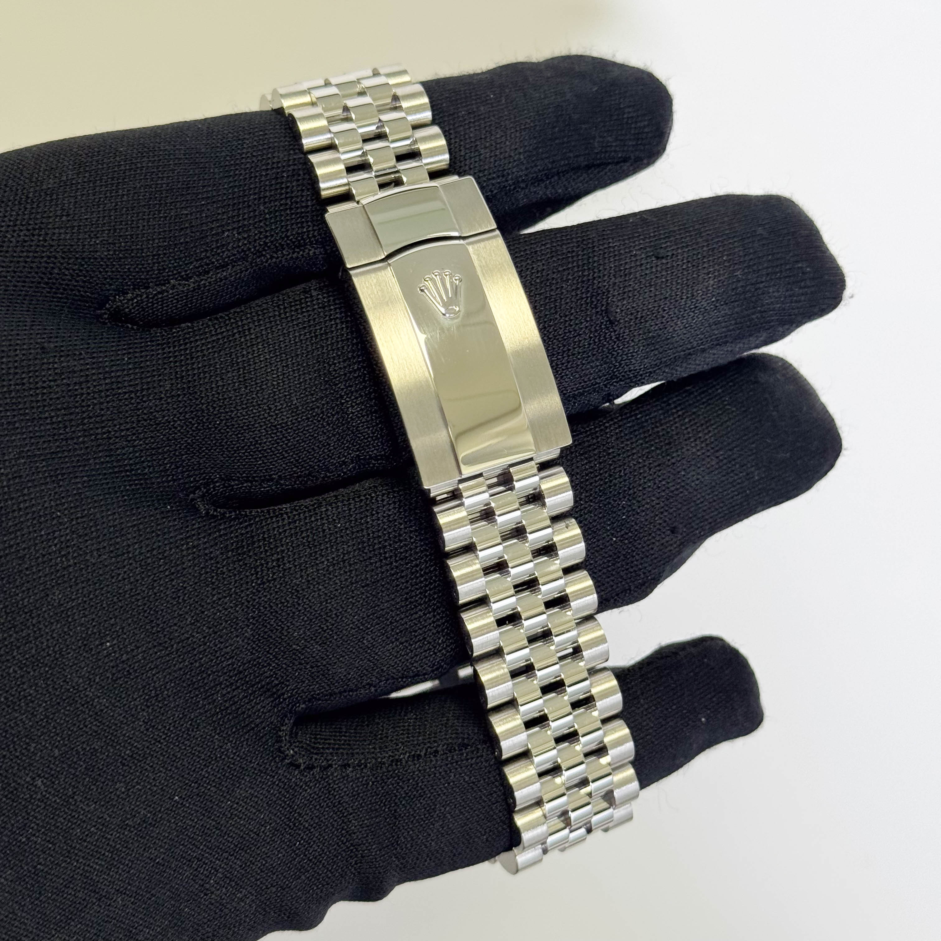 Rolex Datejust 41mm White Dial Watch Ref# 126334 - Happy Jewelers Fine Jewelry Lifetime Warranty