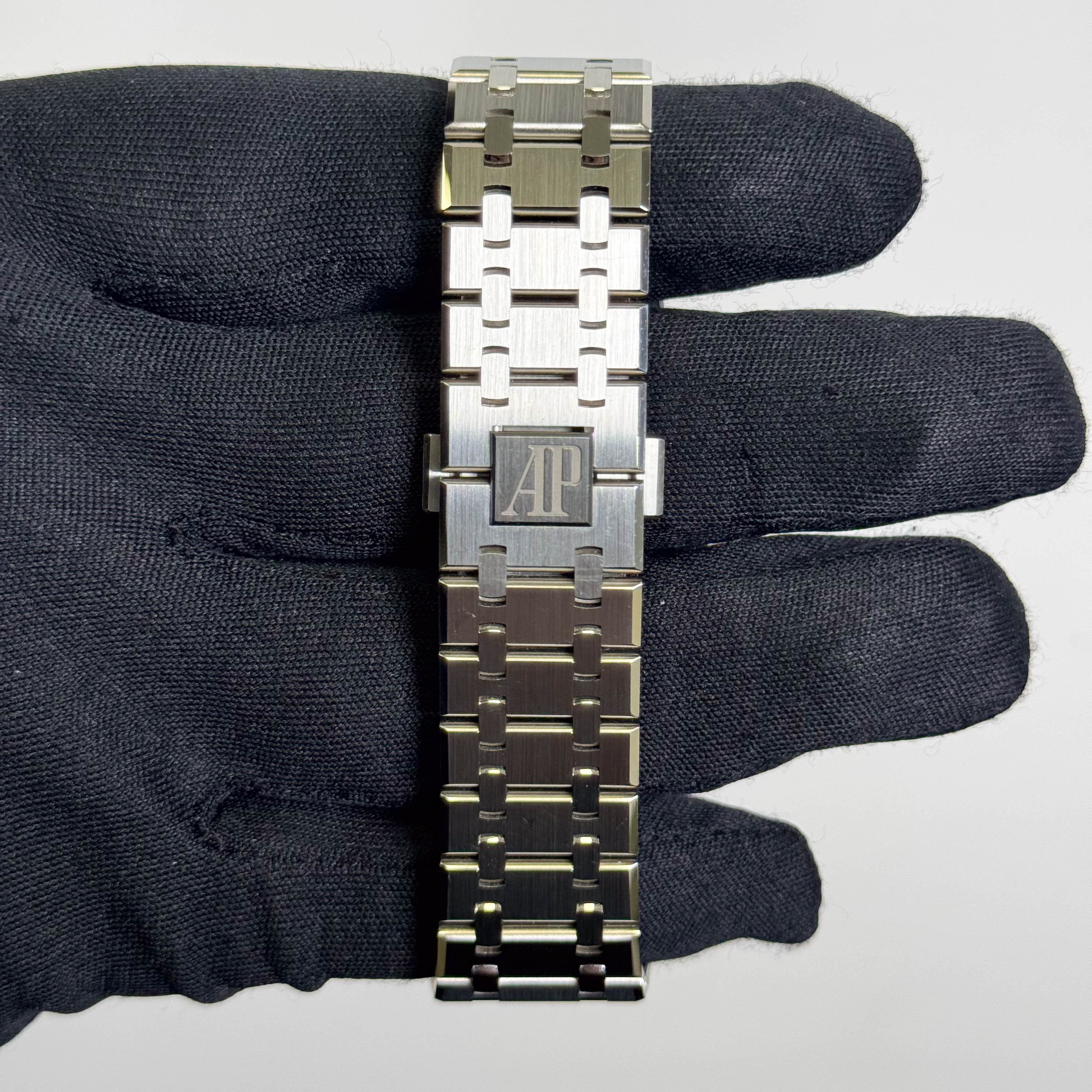 Audemars Piguet Royal Oak 41mm Black Dial Watch Ref# 15510ST.OO.1320ST.07 - Happy Jewelers Fine Jewelry Lifetime Warranty
