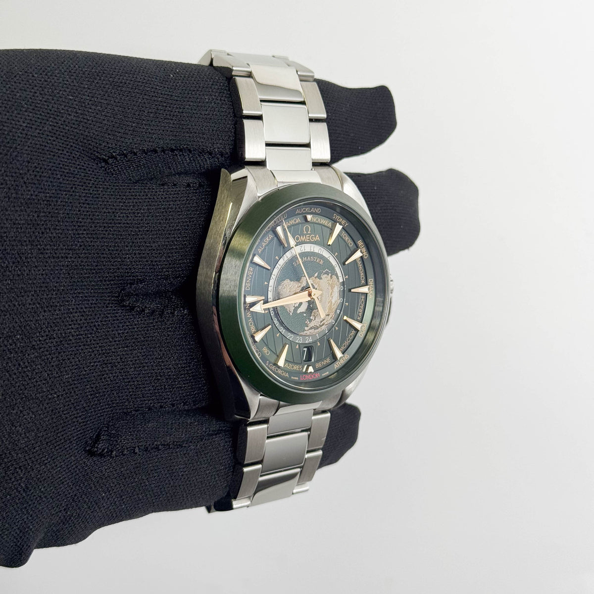 Omega Aqua Terra 43mm Green Dial Watch Ref# 220.30.43.22.10.001
