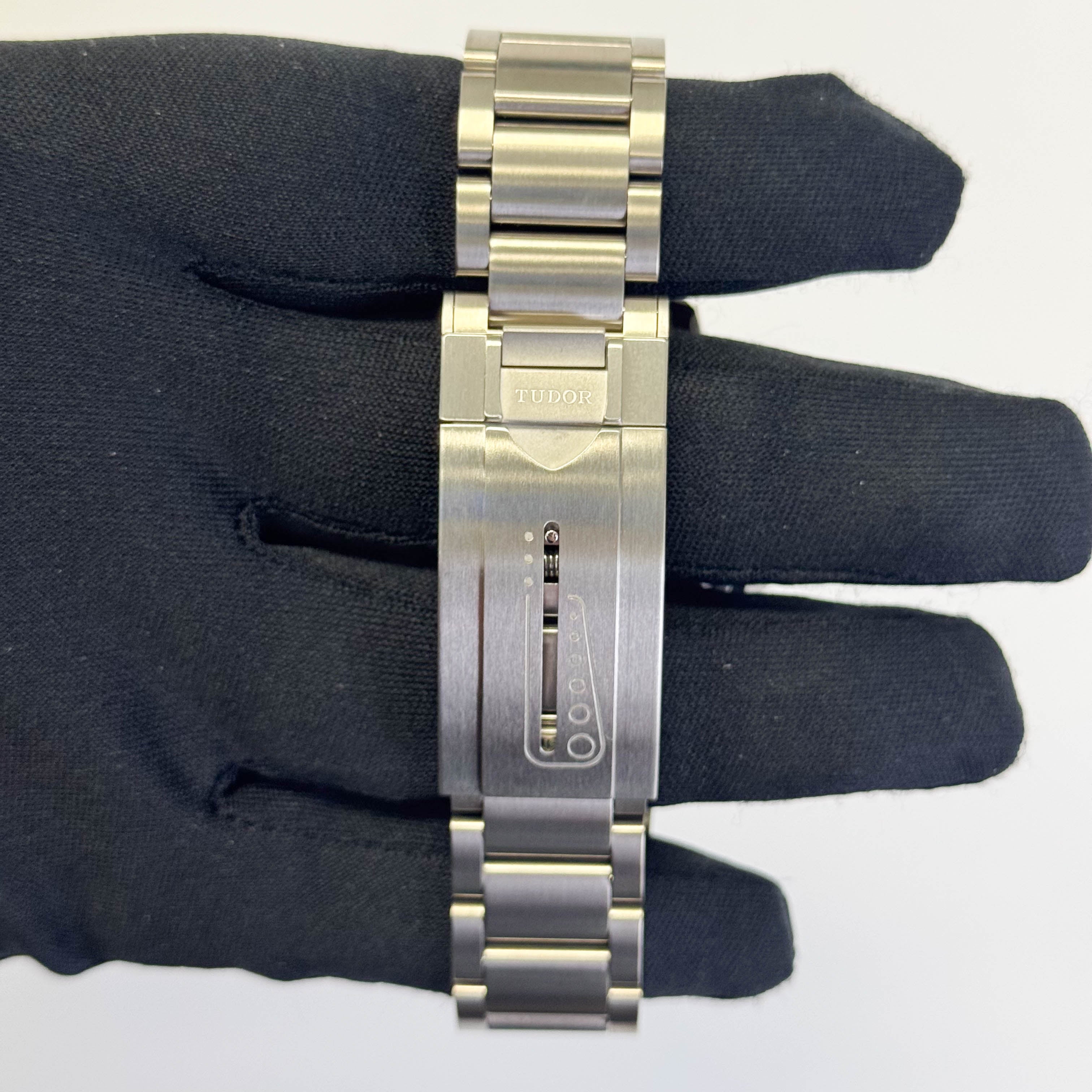 Tudor Pelagos Titanium 42mm Black Dial Watch Ref# 25600TN - Happy Jewelers Fine Jewelry Lifetime Warranty