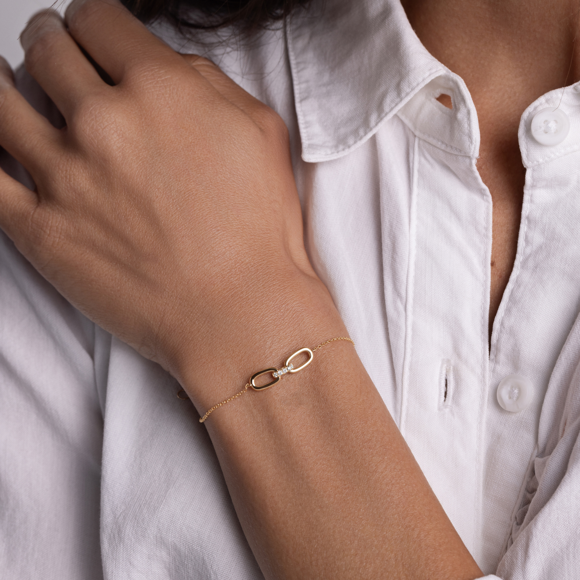 Interlocked Dainty Pave Diamond Bracelet - Happy Jewelers Fine Jewelry Lifetime Warranty