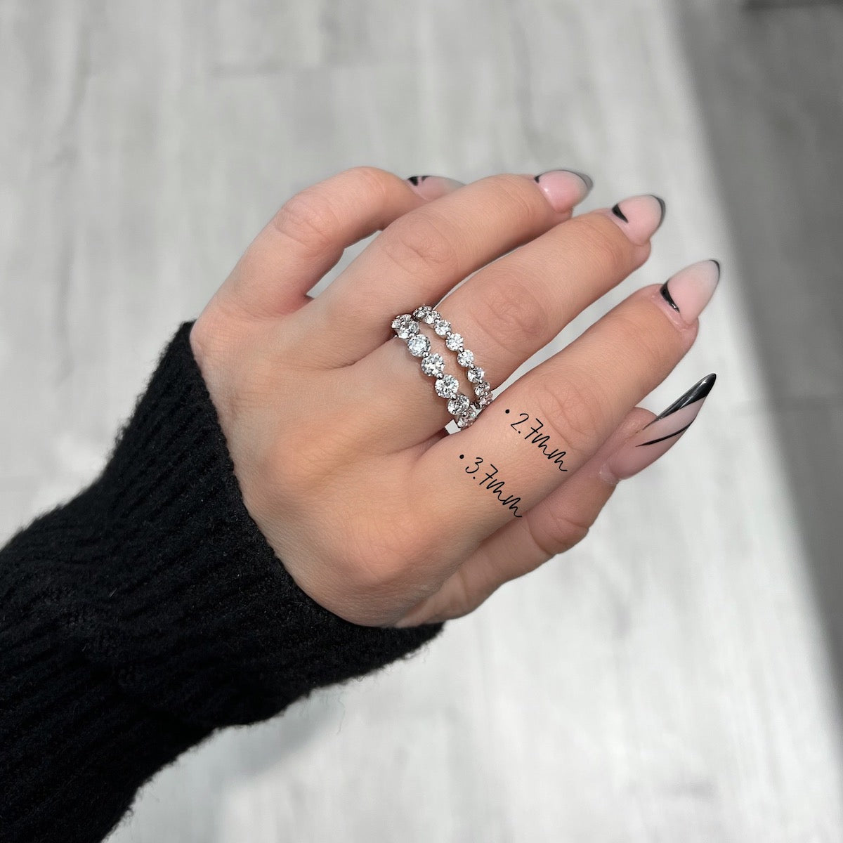 3.7mm Round Shared Prong Band - Happy Jewelers Fine Jewelry Lifetime Warranty