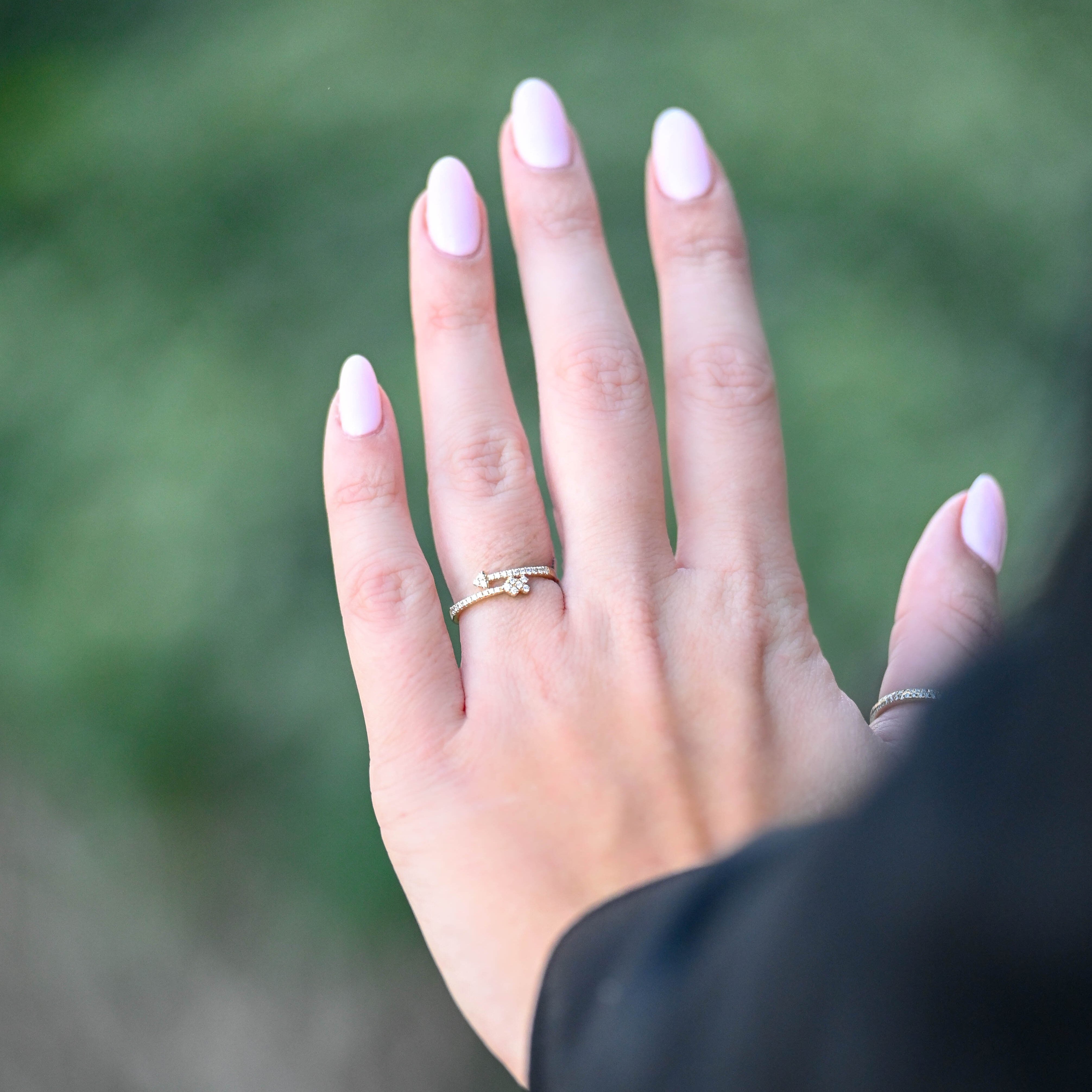 Dainty Diamond Arrow Ring - Happy Jewelers Fine Jewelry Lifetime Warranty