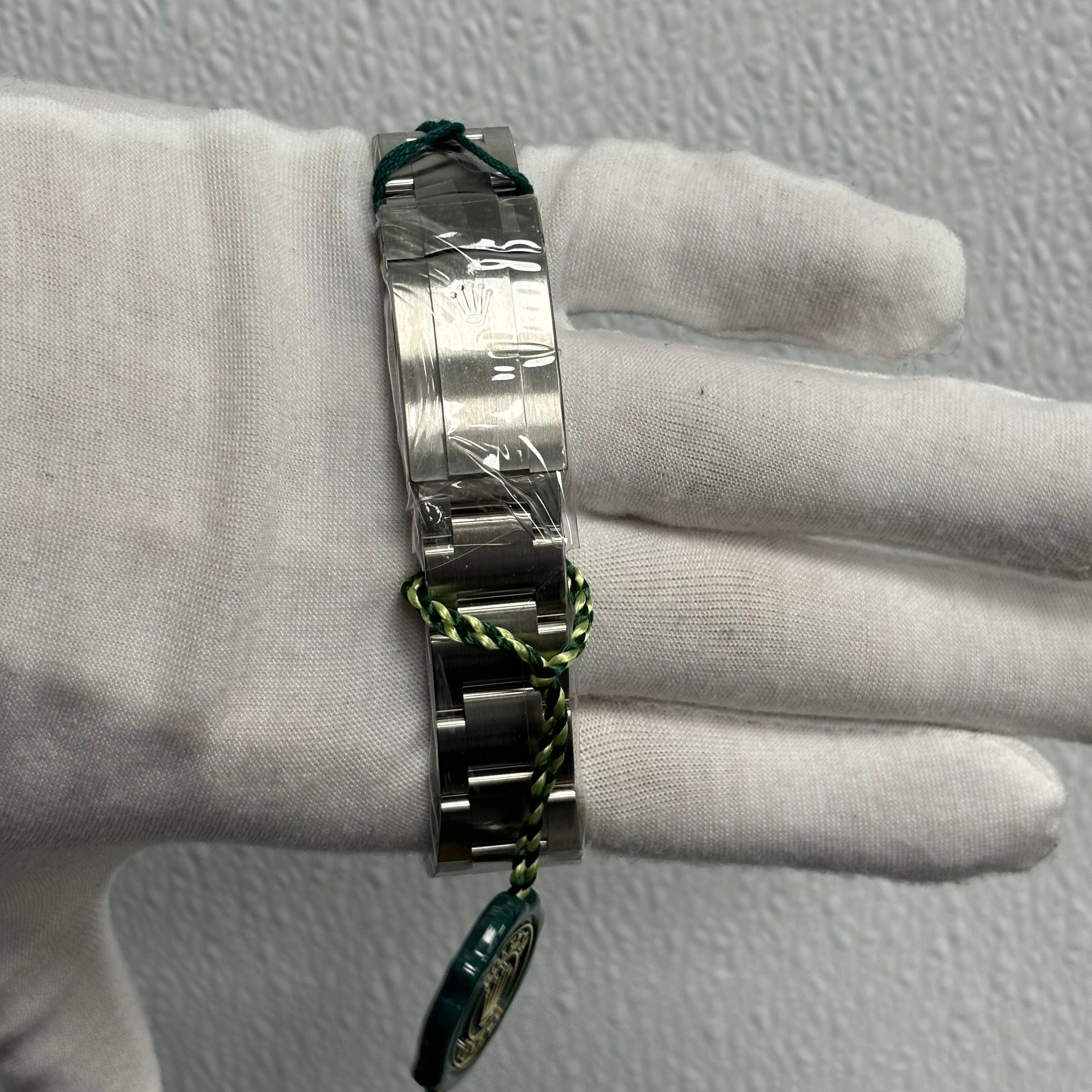 Rolex Oyster Perpetual 41mm Green Dial Ref# 124300 - Happy Jewelers Fine Jewelry Lifetime Warranty