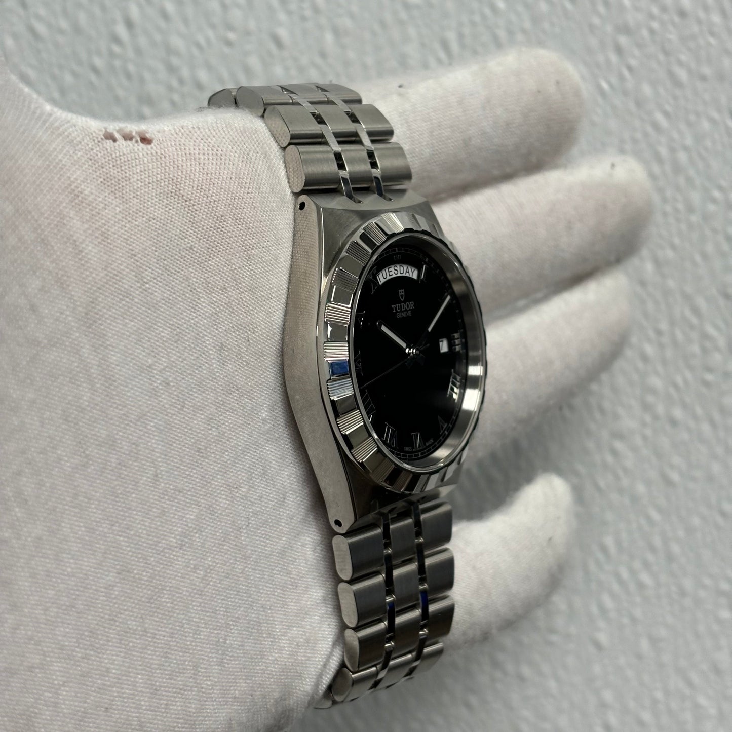 Tudor Royal 41mm Black Dial Watch Ref# 28600