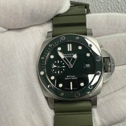 Panerai Submersible 44mm Green Dial Watch Ref# PAM01287 - Happy Jewelers Fine Jewelry Lifetime Warranty