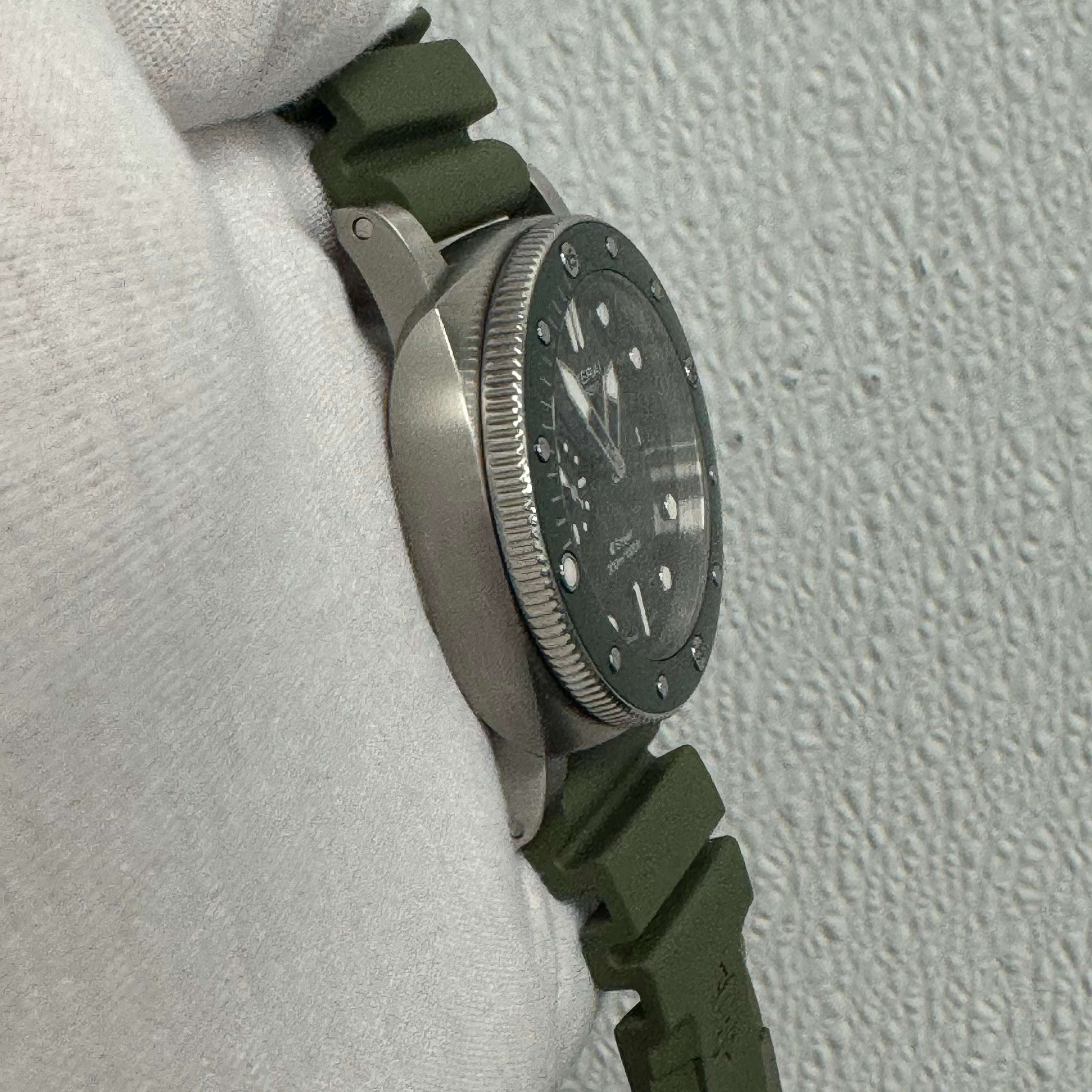 Panerai Submersible 44mm Green Dial Watch Ref# PAM01287 - Happy Jewelers Fine Jewelry Lifetime Warranty