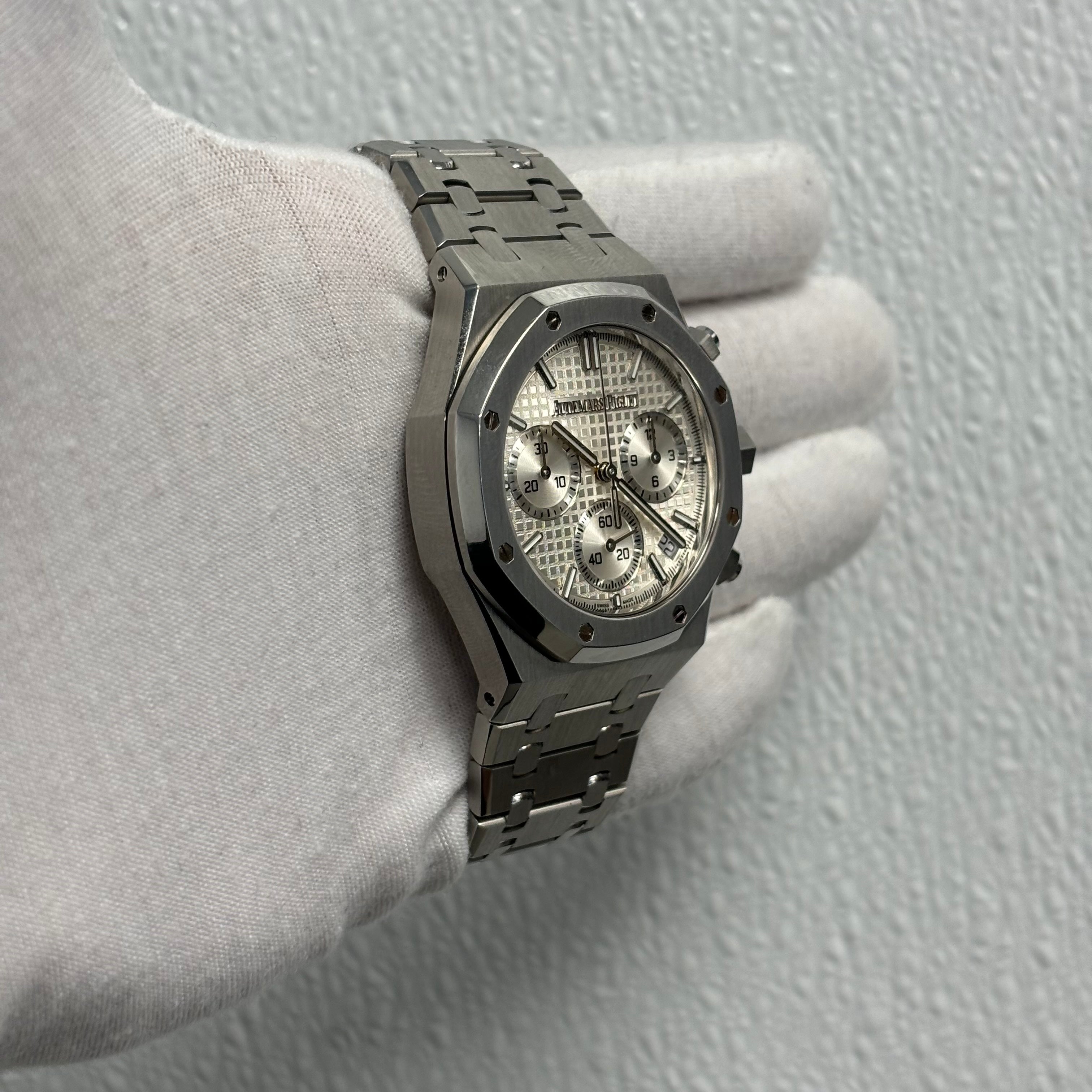 Audemars Piguet Royal Oak 41mm Silver Dial Watch Ref# 26240ST.OO.1320ST.03 - Happy Jewelers Fine Jewelry Lifetime Warranty