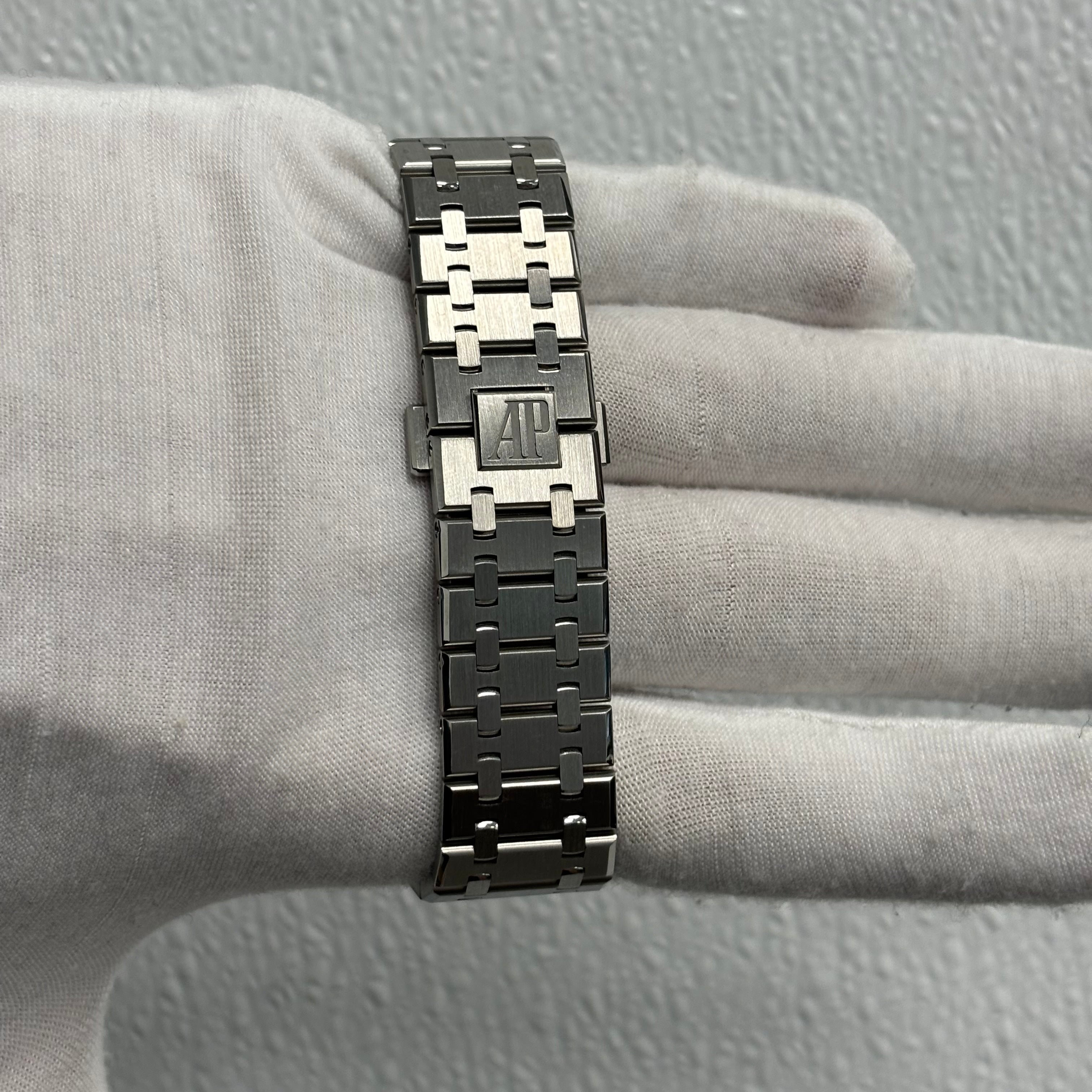 Audemars Piguet Royal Oak 41mm Silver Dial Watch Ref# 26240ST.OO.1320ST.03 - Happy Jewelers Fine Jewelry Lifetime Warranty