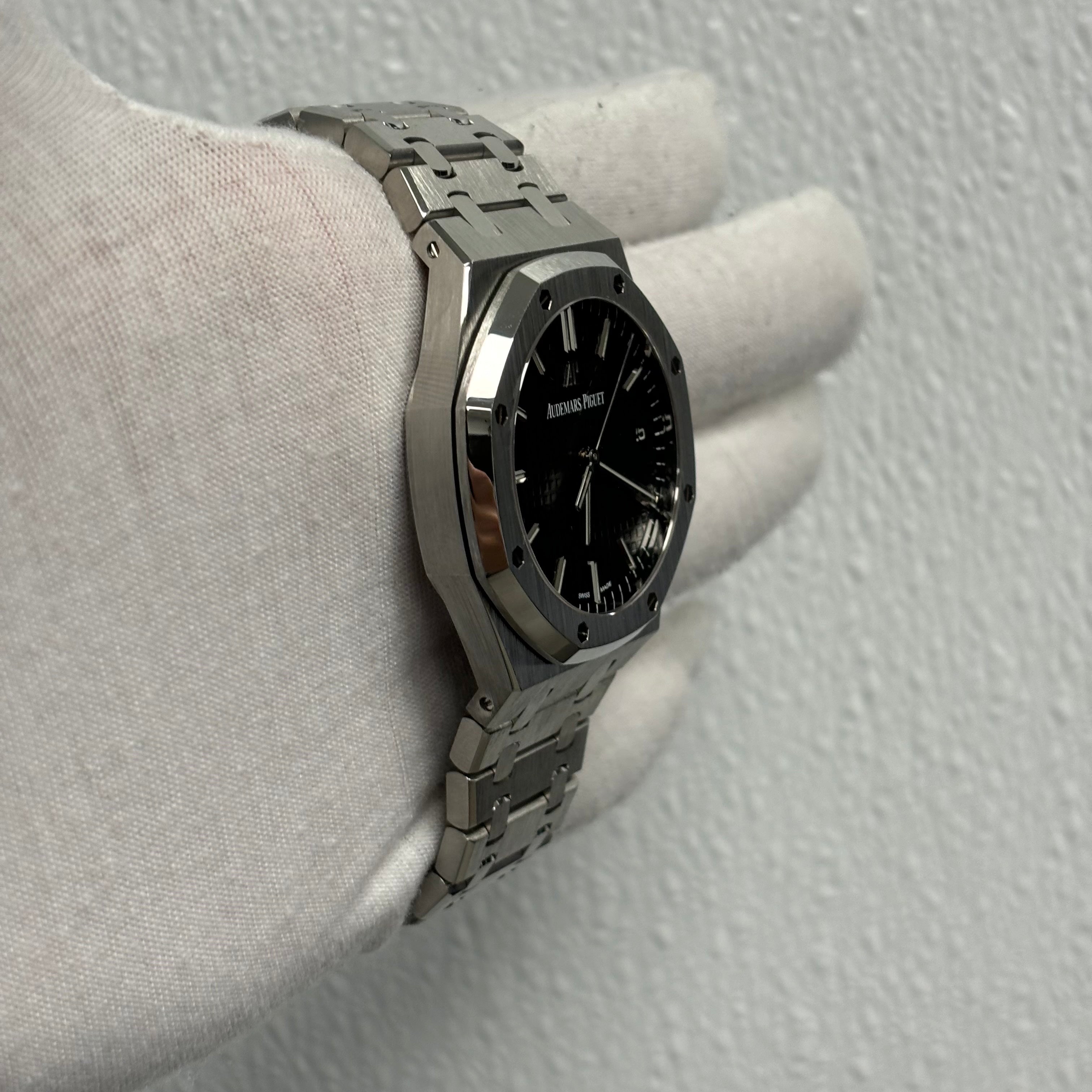 Audemars Piguet Royal Oak 41mm Black Dial Ref# 15500ST.OO.1220ST.03 - Happy Jewelers Fine Jewelry Lifetime Warranty