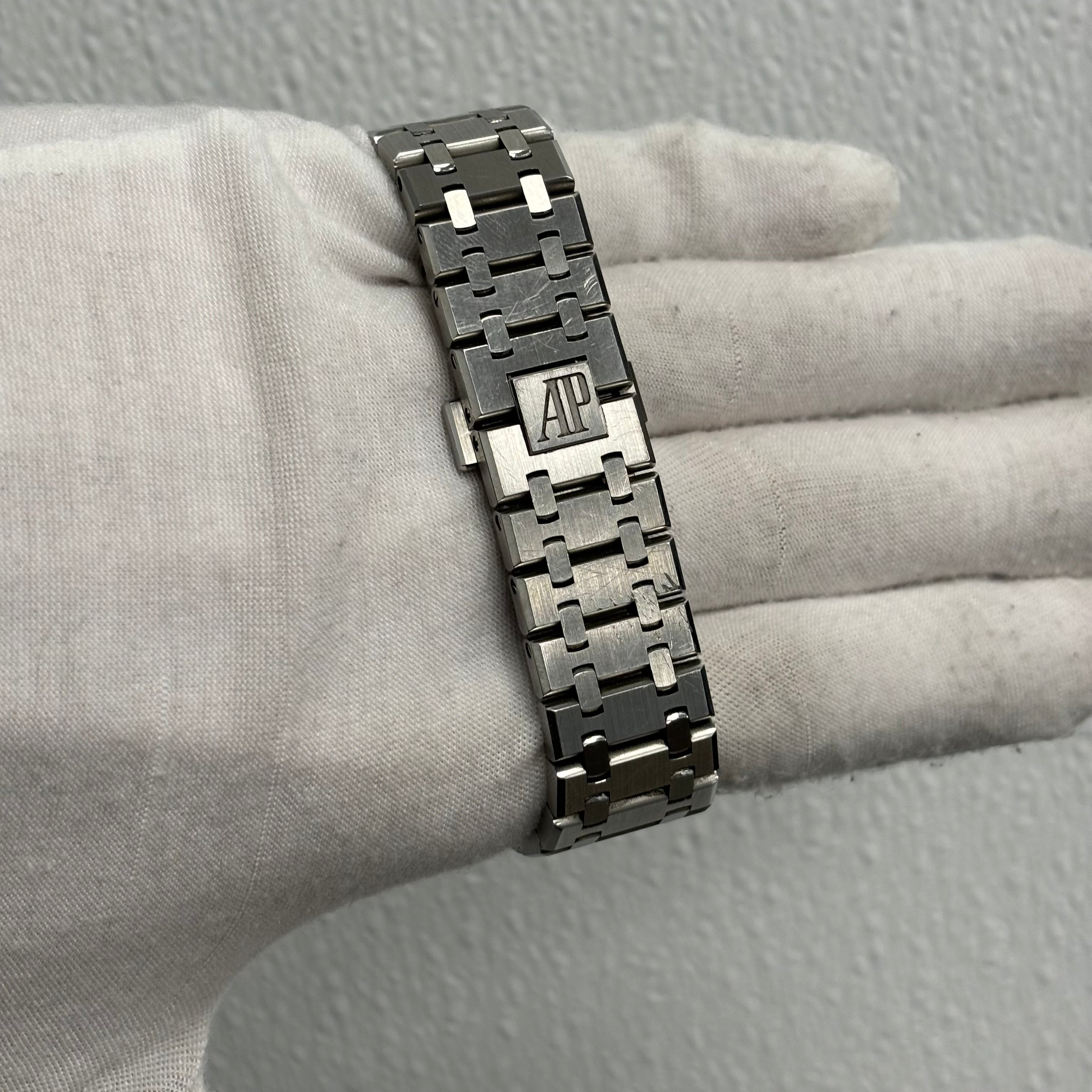 Audemars Piguet Royal Oak 41mm Blue Dial Ref# 15400ST.OO.1220ST.02 - Happy Jewelers Fine Jewelry Lifetime Warranty