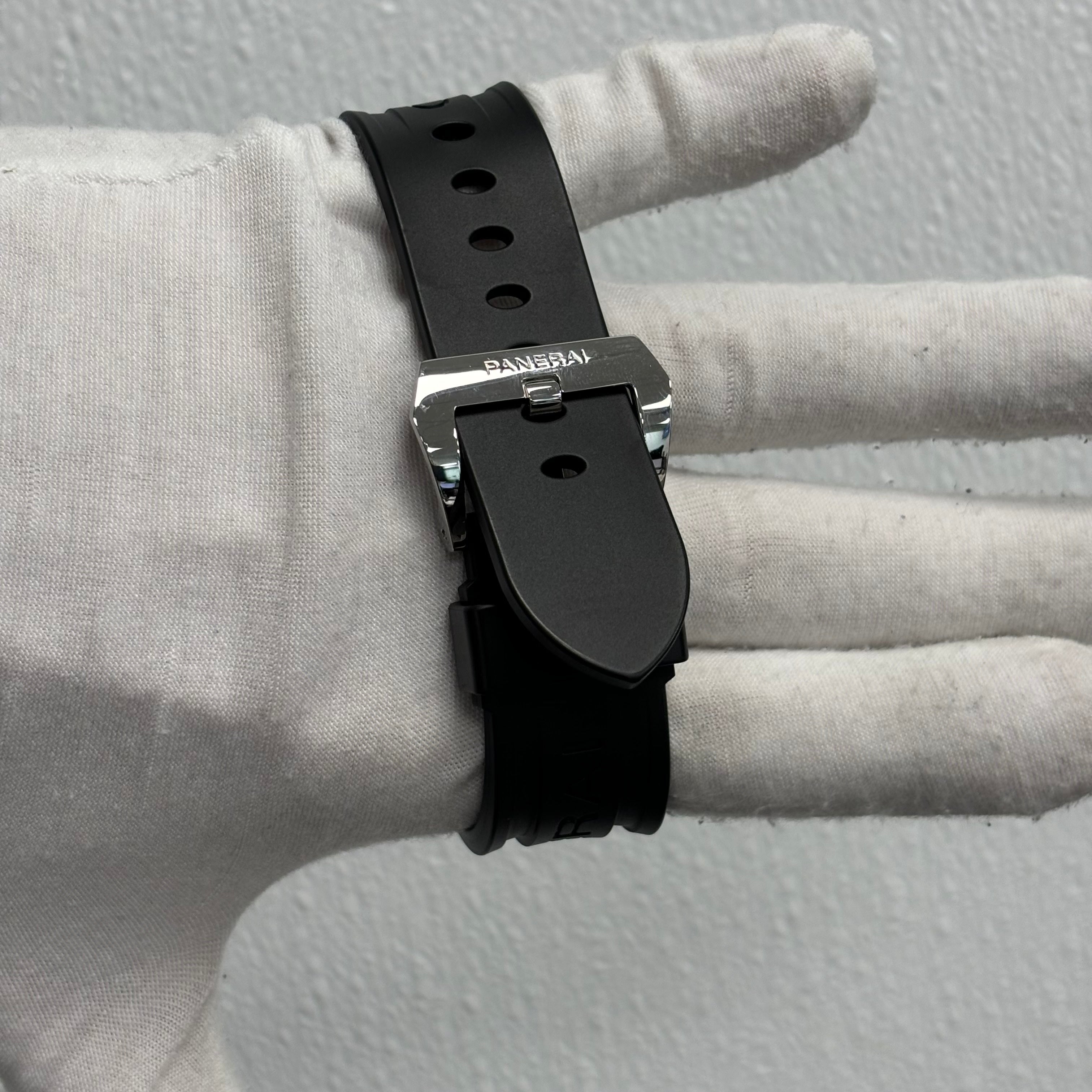 Panerai Luminor 44mm Black Dial Watch Ref# PAM00000 - Happy Jewelers Fine Jewelry Lifetime Warranty