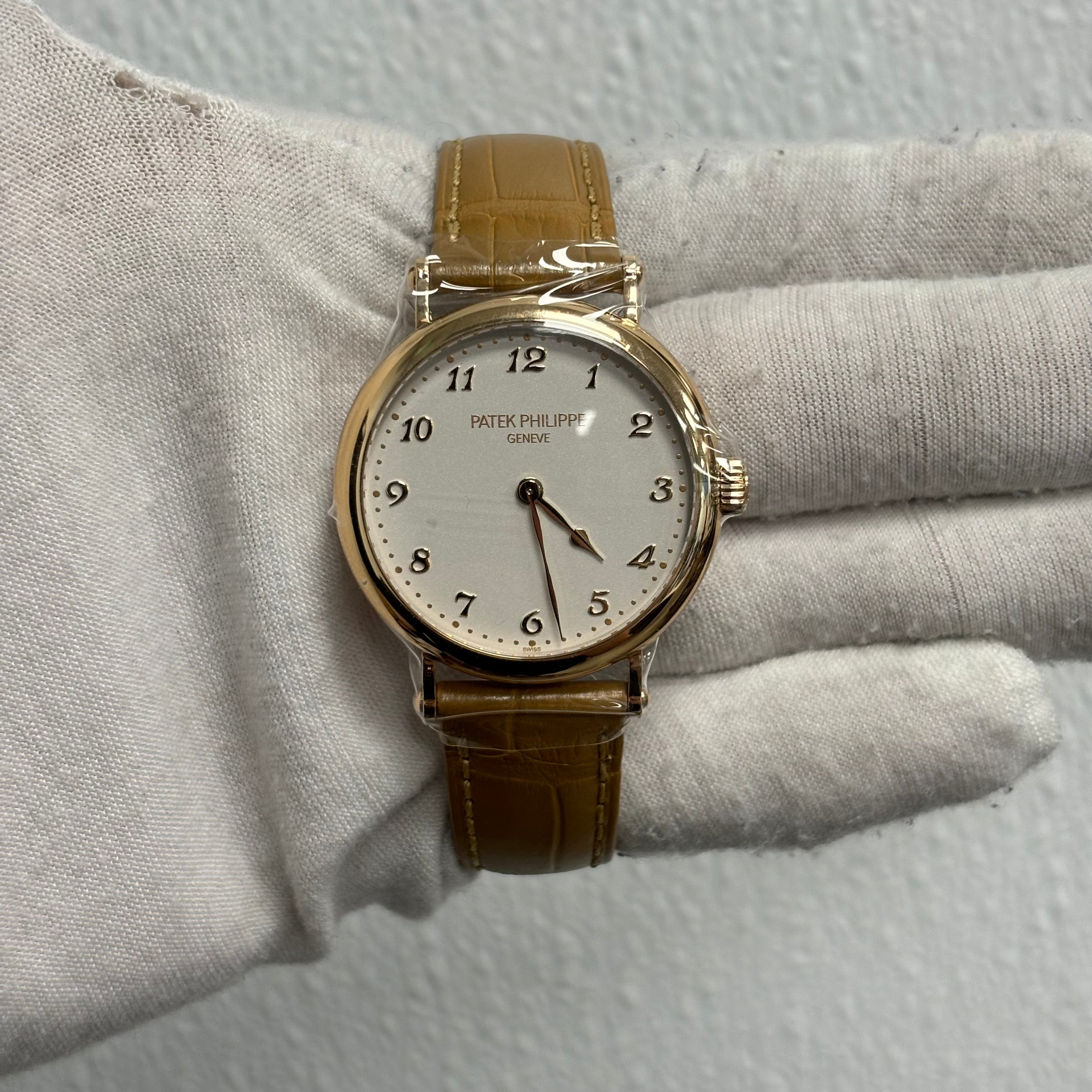 Patek Philippe Calatrava 34mm White Dial Watch Ref# 7200R-001 - Happy Jewelers Fine Jewelry Lifetime Warranty