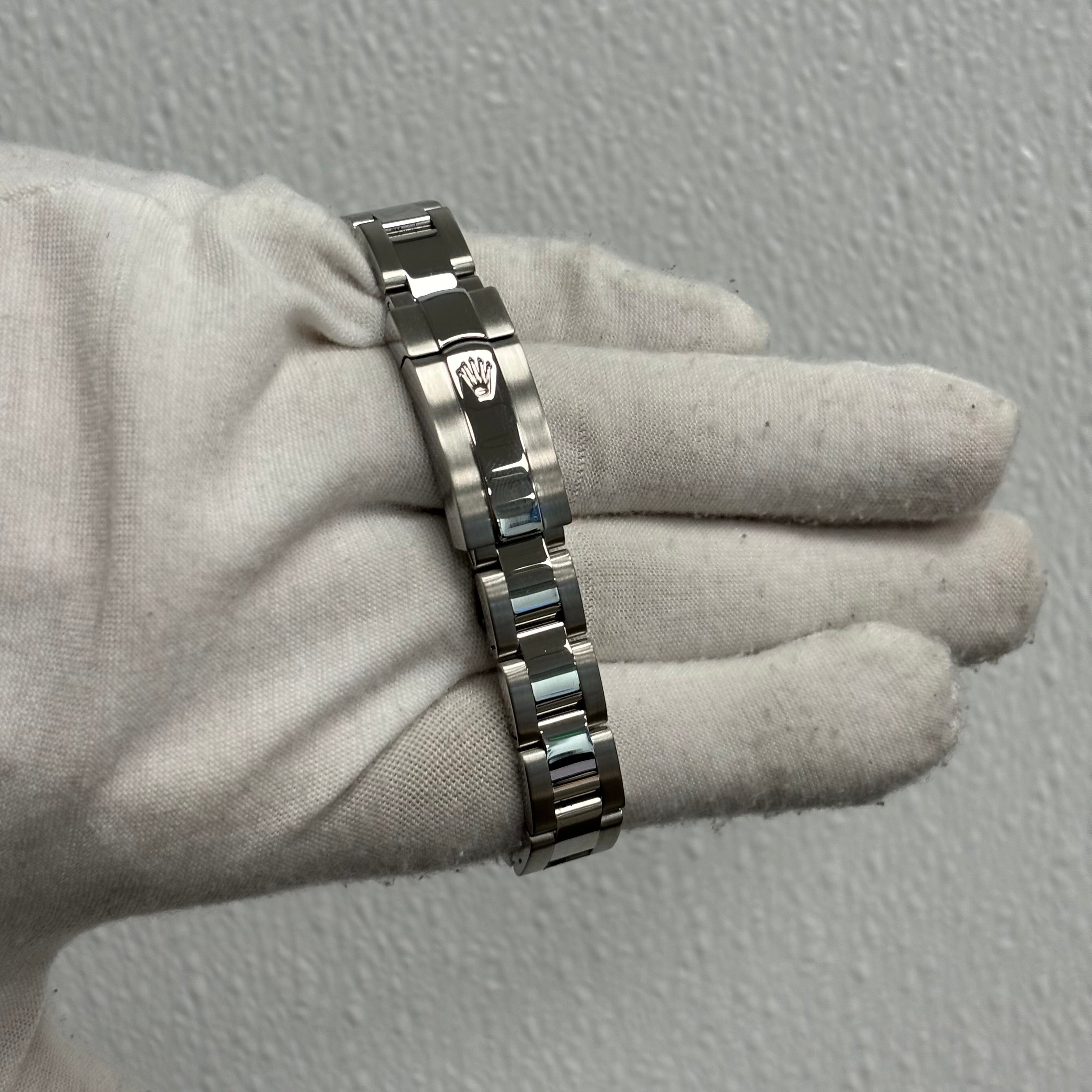 Rolex Datejust 26mm Silver Dial Watch Ref# 176200 - Happy Jewelers Fine Jewelry Lifetime Warranty