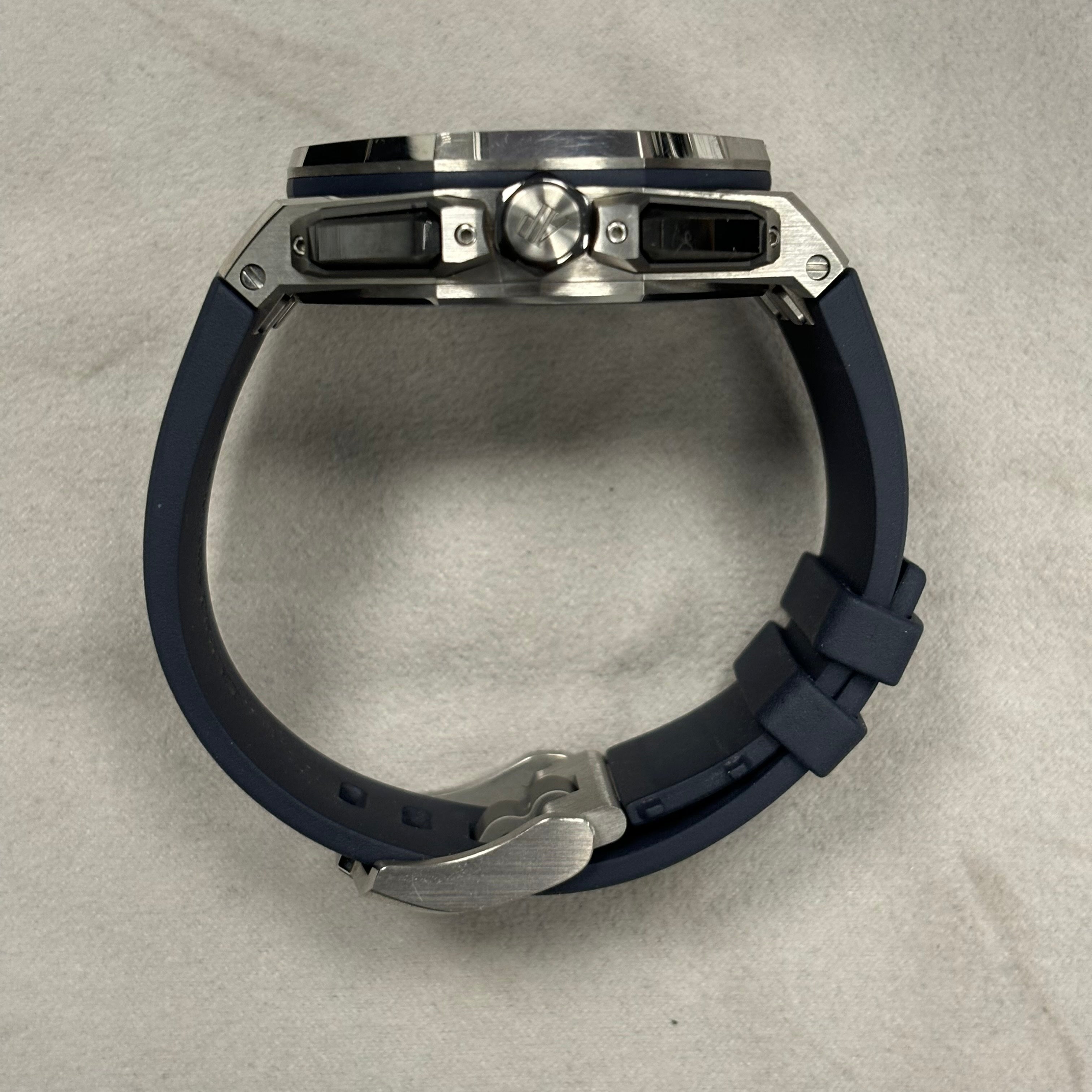 Audemars Piguet Royal Oak 43mm Black Dial Watch Ref# 26420TI.OO.A027CA.01 - Happy Jewelers Fine Jewelry Lifetime Warranty