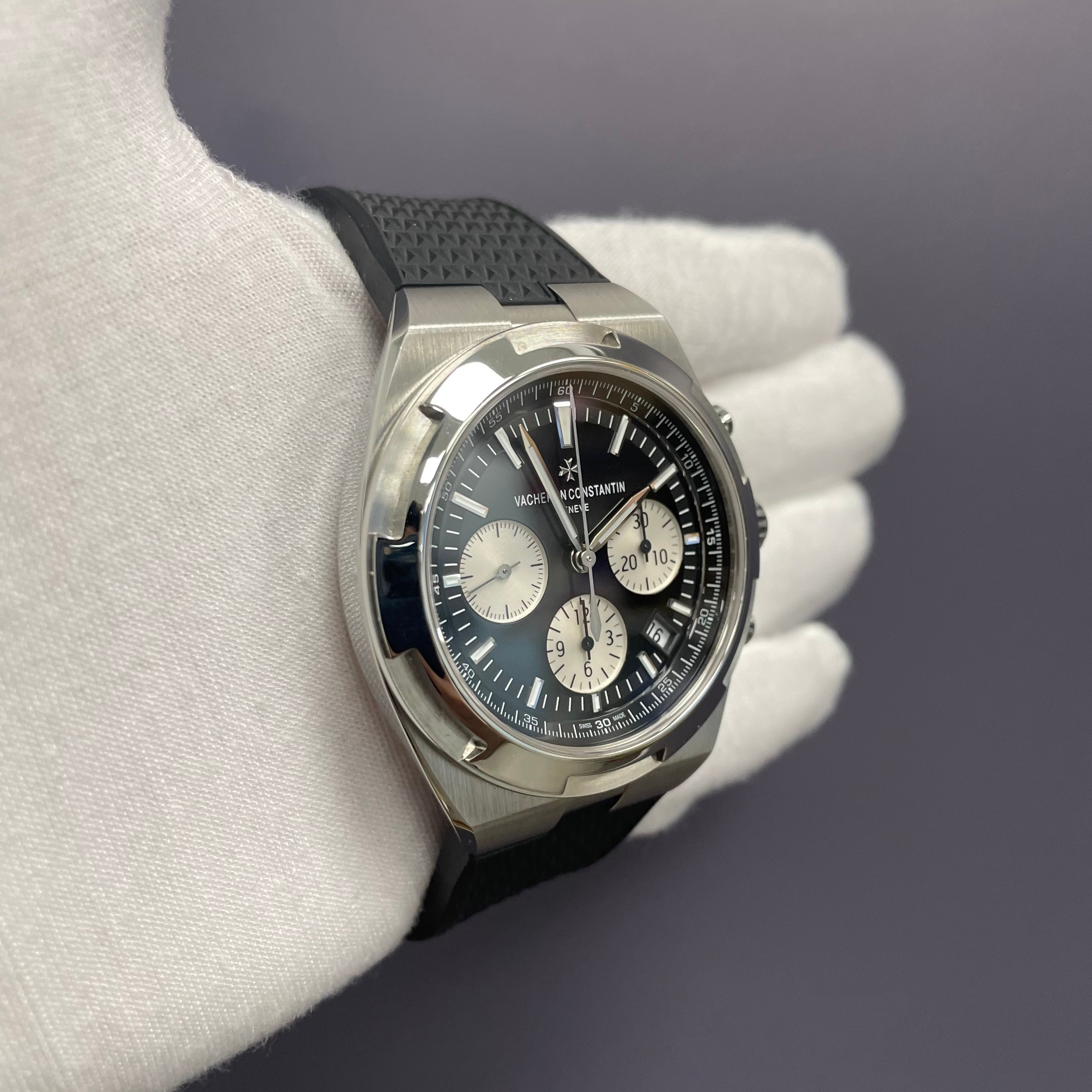 Vacheron Constantin Overseas 42.5mm Black Dial Watch Ref# 5500V/110A-B481 - Happy Jewelers Fine Jewelry Lifetime Warranty