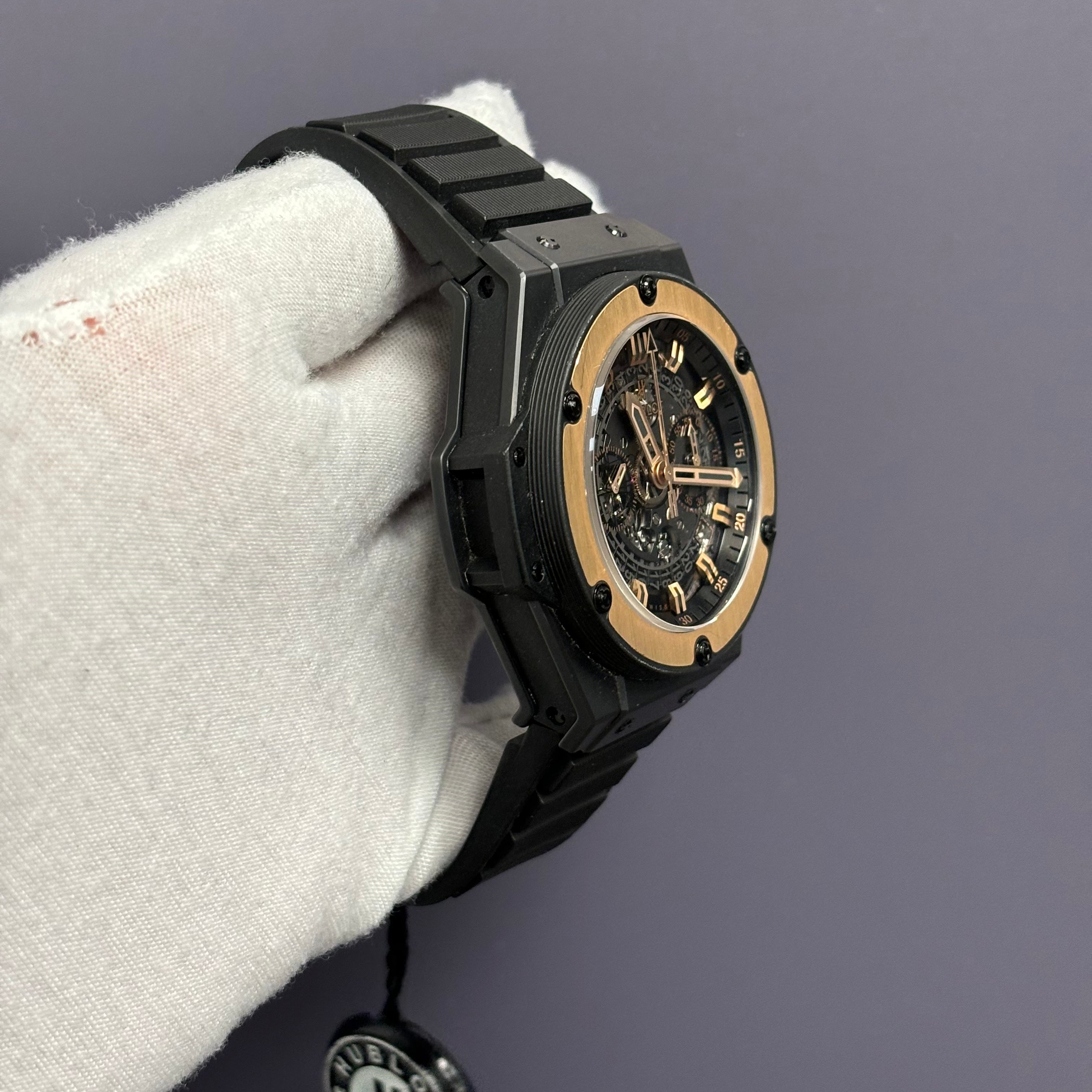 Hublot King Power ブラック ゴールド 28320898_57704894_600.jpg