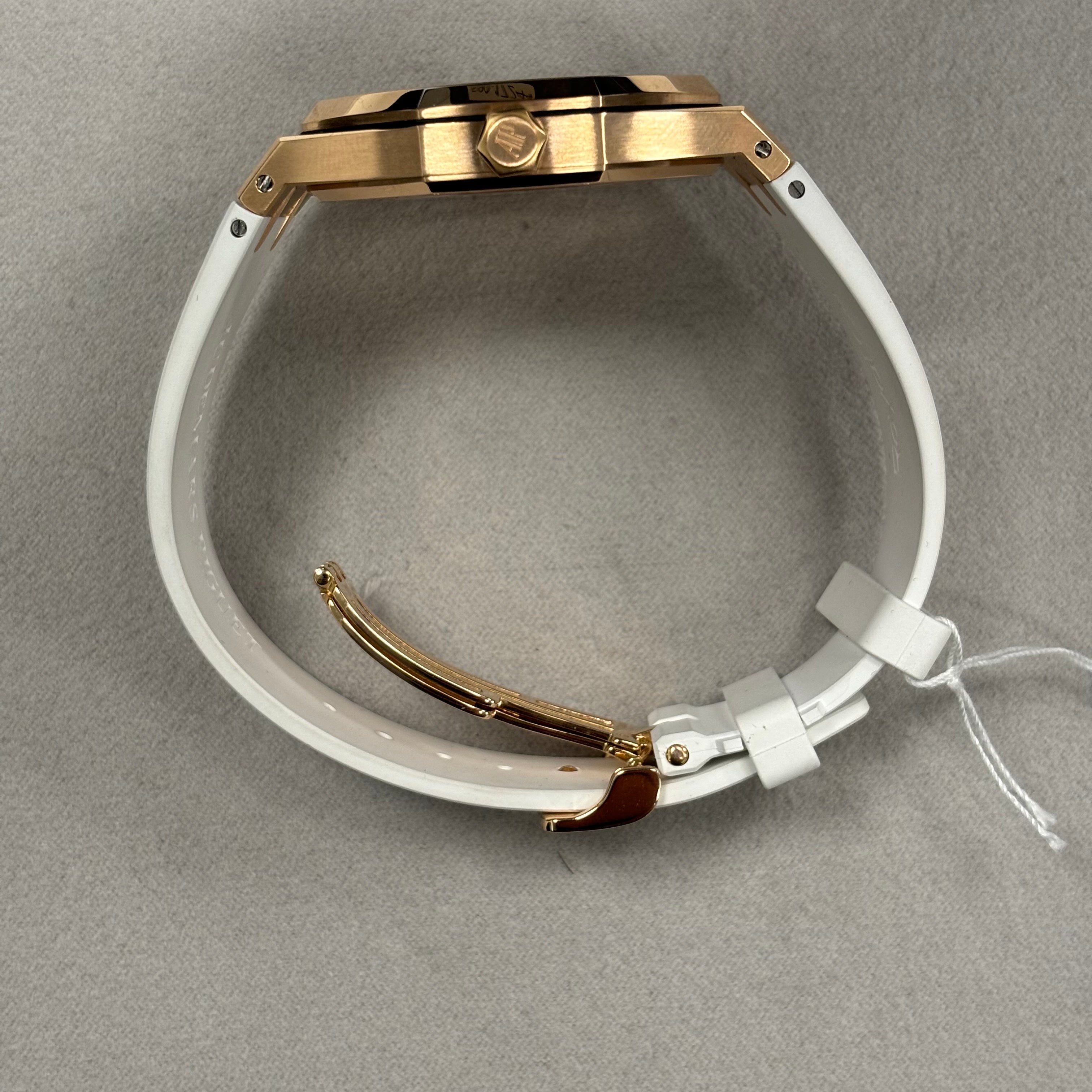 Audemars Piguet Royal Oak 41mm White Dial Watch Ref# 15400OR.OO.D088CR.01 - Happy Jewelers Fine Jewelry Lifetime Warranty