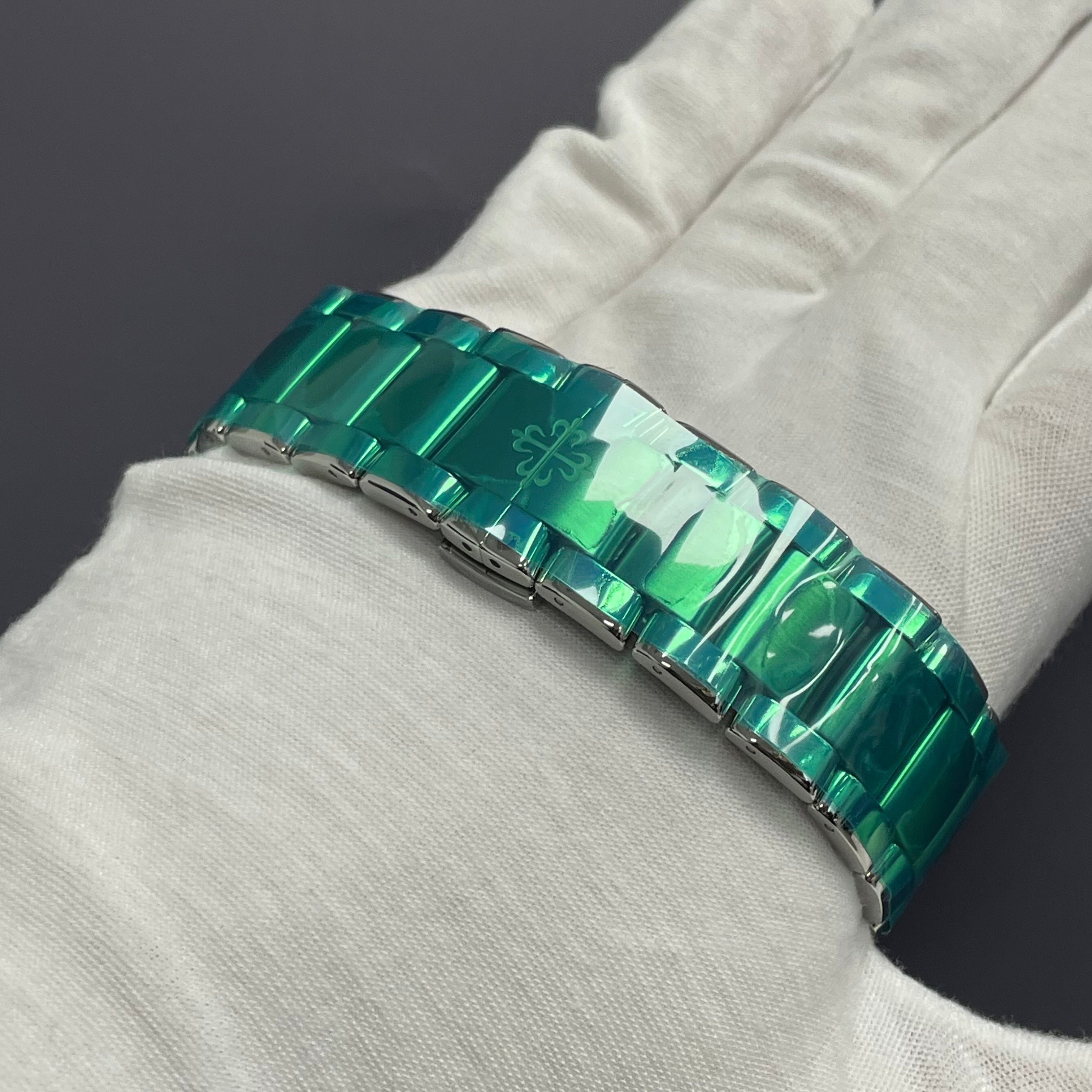 Patek Philippe Aquanaut 40mm Black Dial Ref# 5167/1A-001 - Happy Jewelers Fine Jewelry Lifetime Warranty