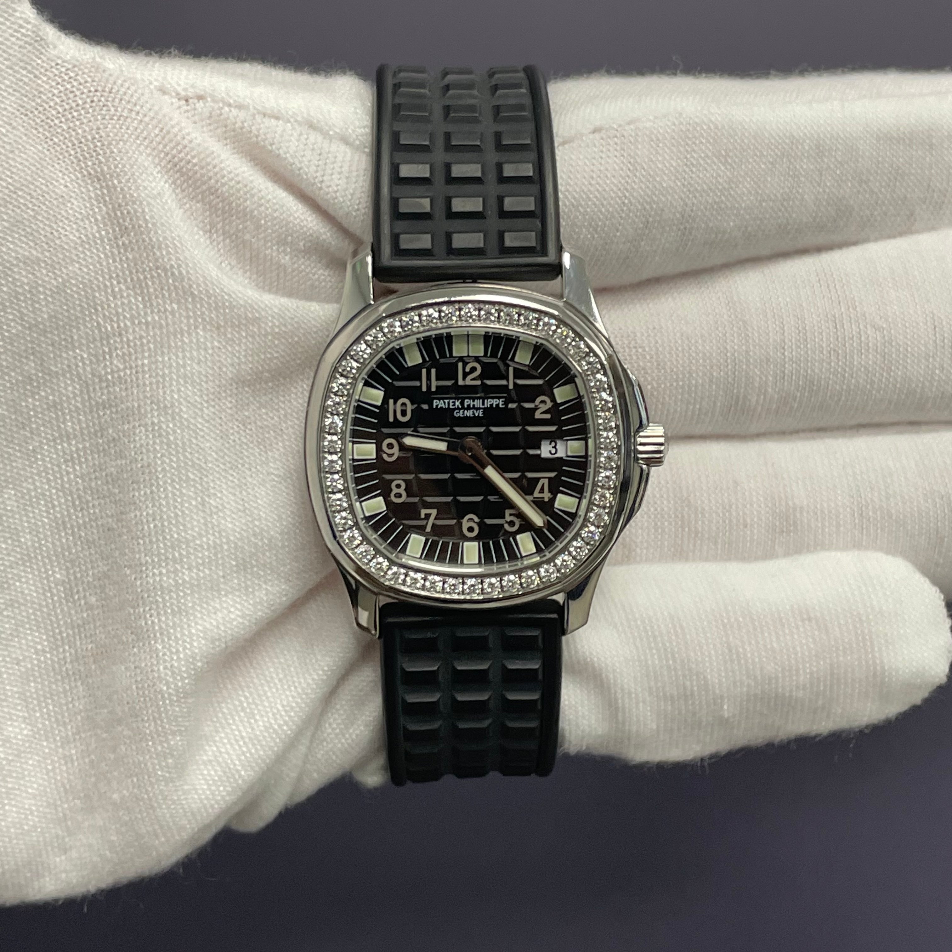 Patek Philippe Aquanaut 28mm Black Dial Watch Ref# 4961A-001 - Happy Jewelers Fine Jewelry Lifetime Warranty