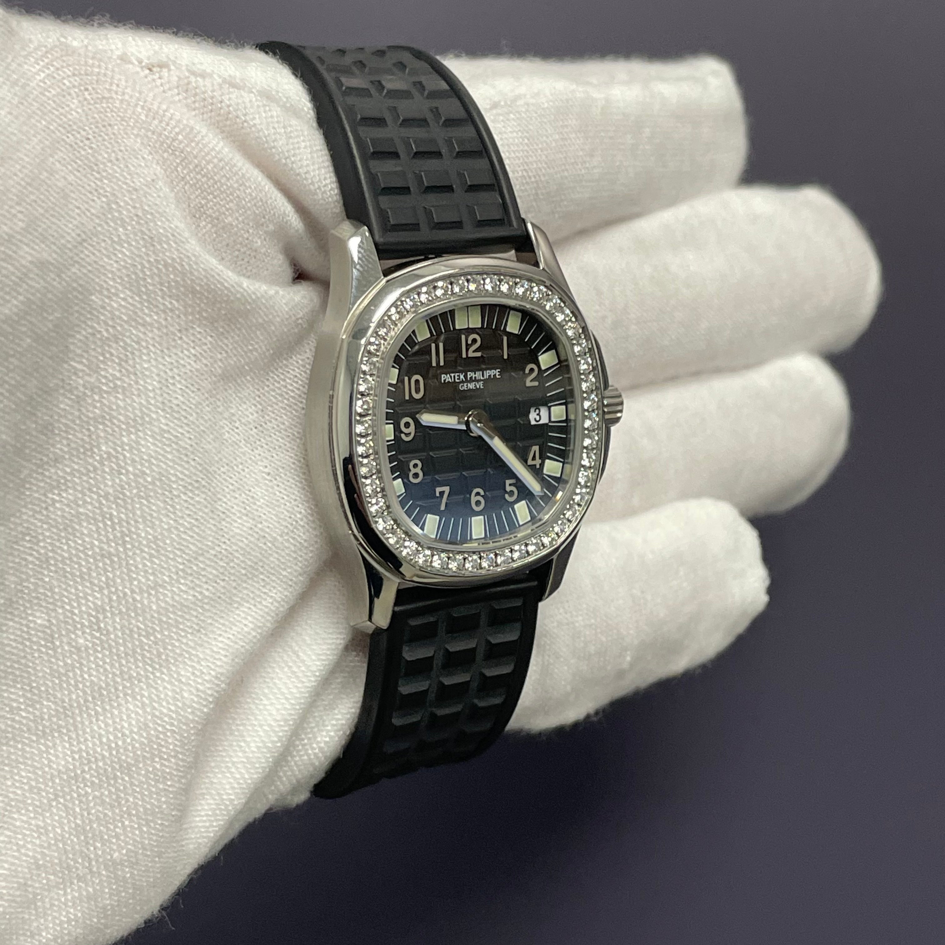 Patek Philippe Aquanaut 28mm Black Dial Watch Ref# 4961A-001 - Happy Jewelers Fine Jewelry Lifetime Warranty