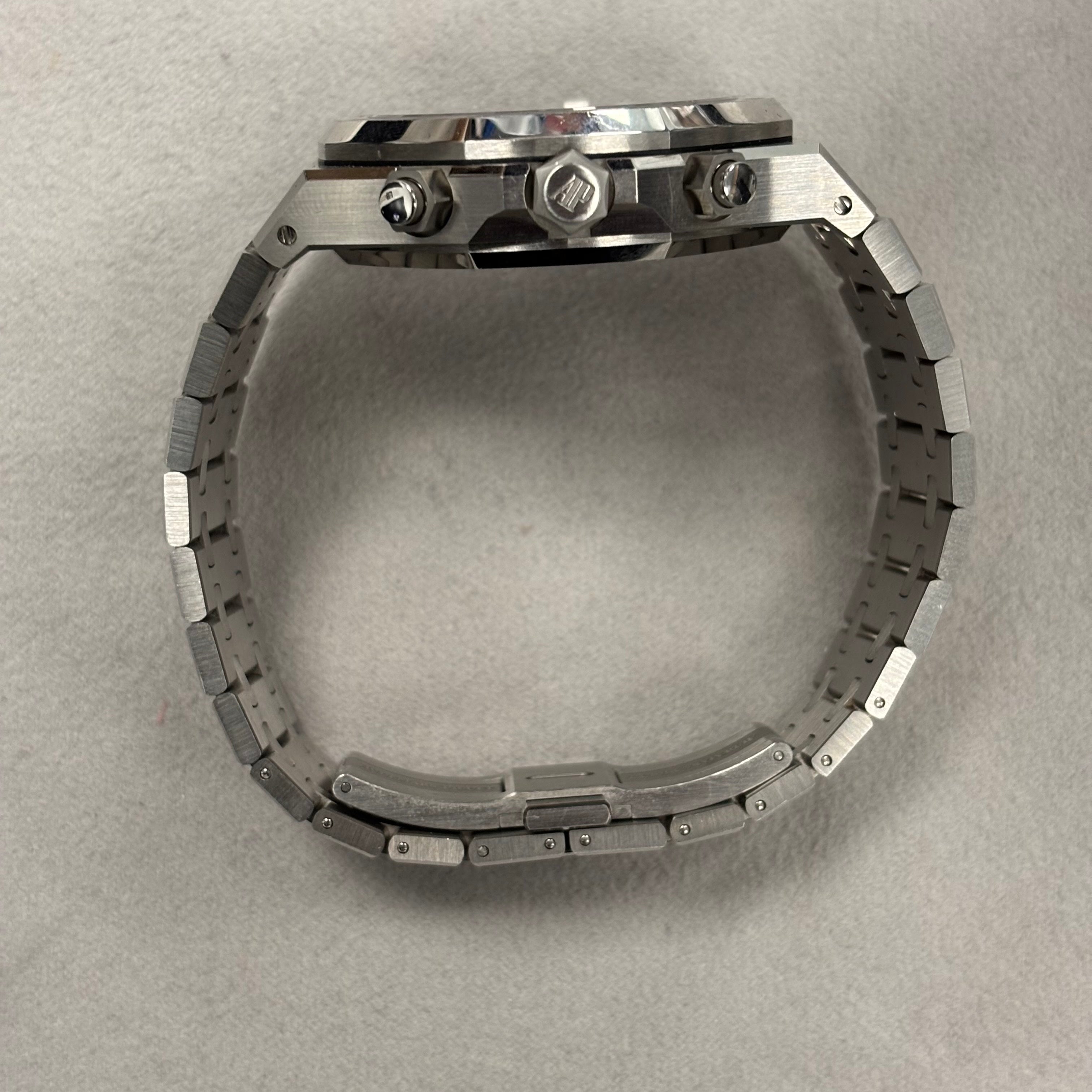 Audemars Piguet Royal Oak 41mm Black Dial Watch Ref# 26240ST.OO.1320ST.02 - Happy Jewelers Fine Jewelry Lifetime Warranty