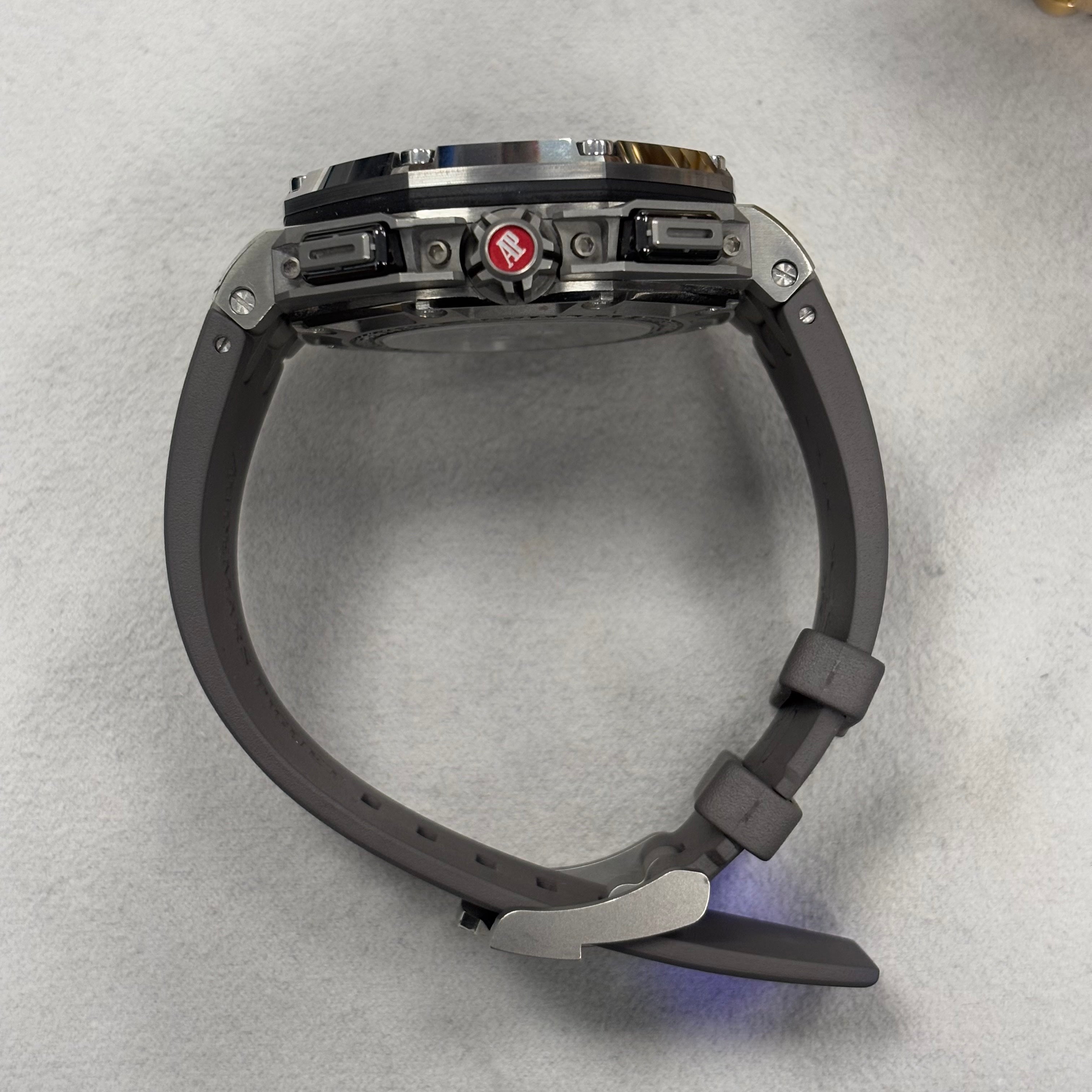 Audemars Piguet Royal Oak 44mm Grey Dial Watch Ref# 26568IM.OO.A004CA.01 - Happy Jewelers Fine Jewelry Lifetime Warranty