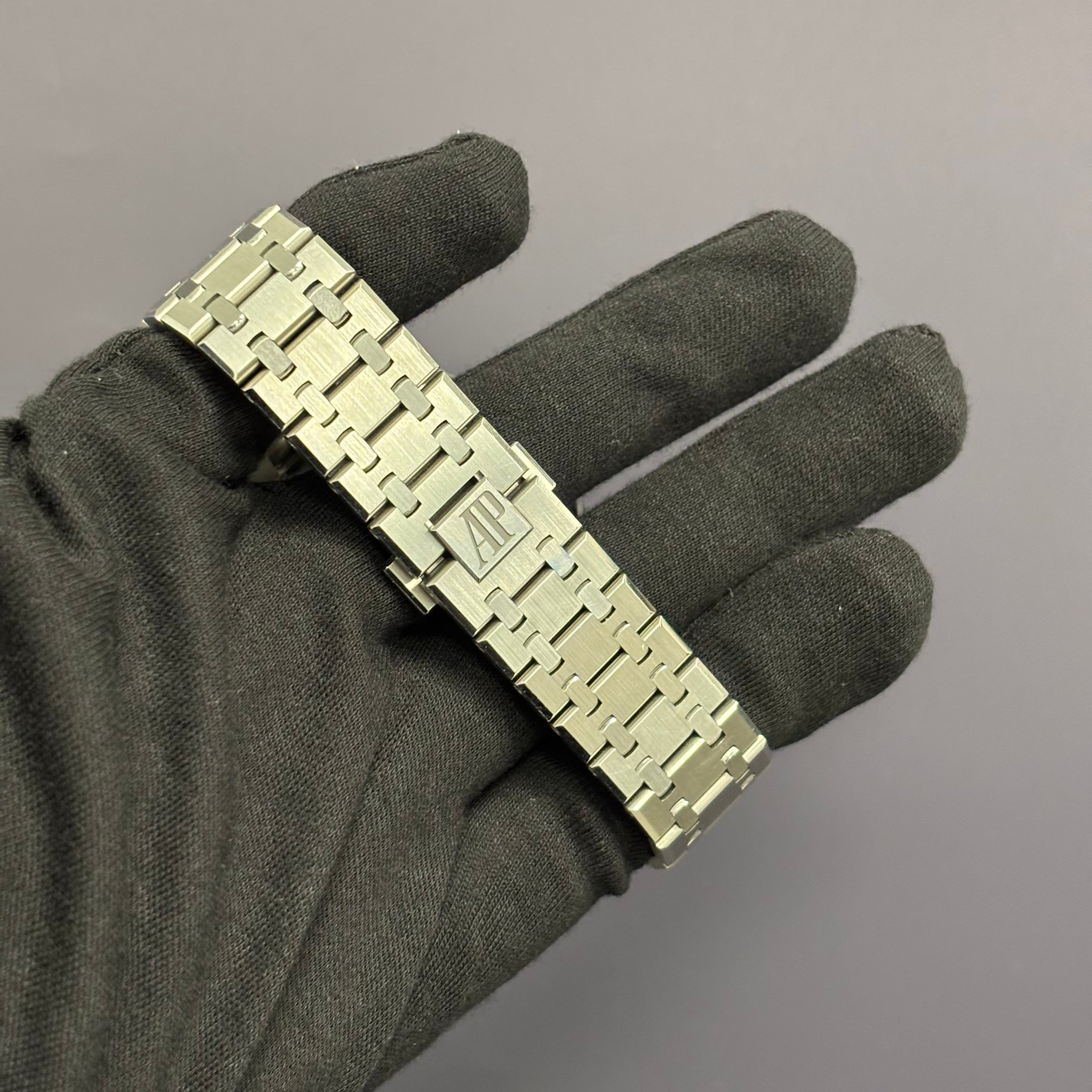 Audemars Piguet Royal Oak 41mm White Dial Watch Ref# 15510ST.OO.1320ST.08 - Happy Jewelers Fine Jewelry Lifetime Warranty