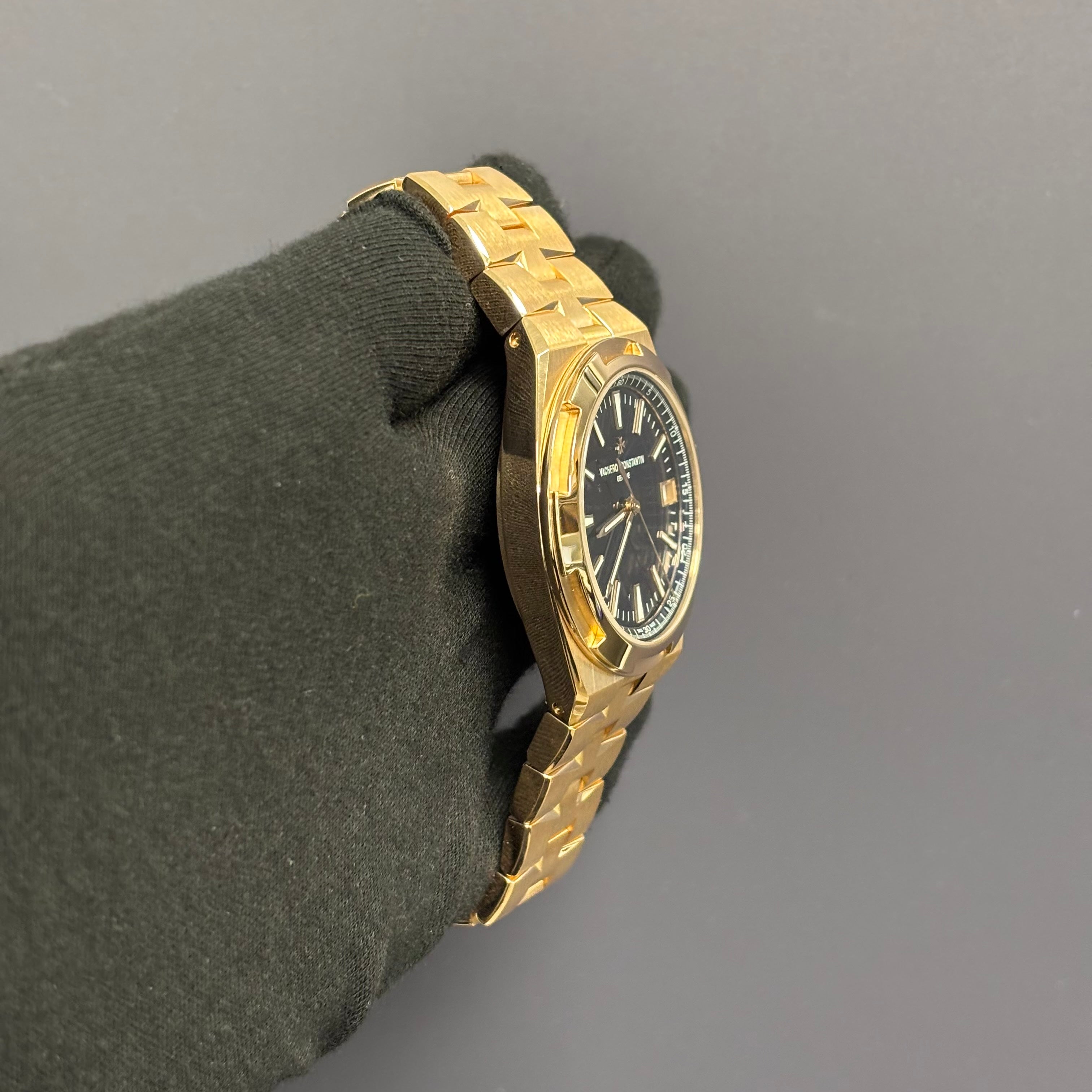 Vacheron Constantin Overseas 41mm Blue Dial Watch Ref# 4500V/110R-B705 - Happy Jewelers Fine Jewelry Lifetime Warranty