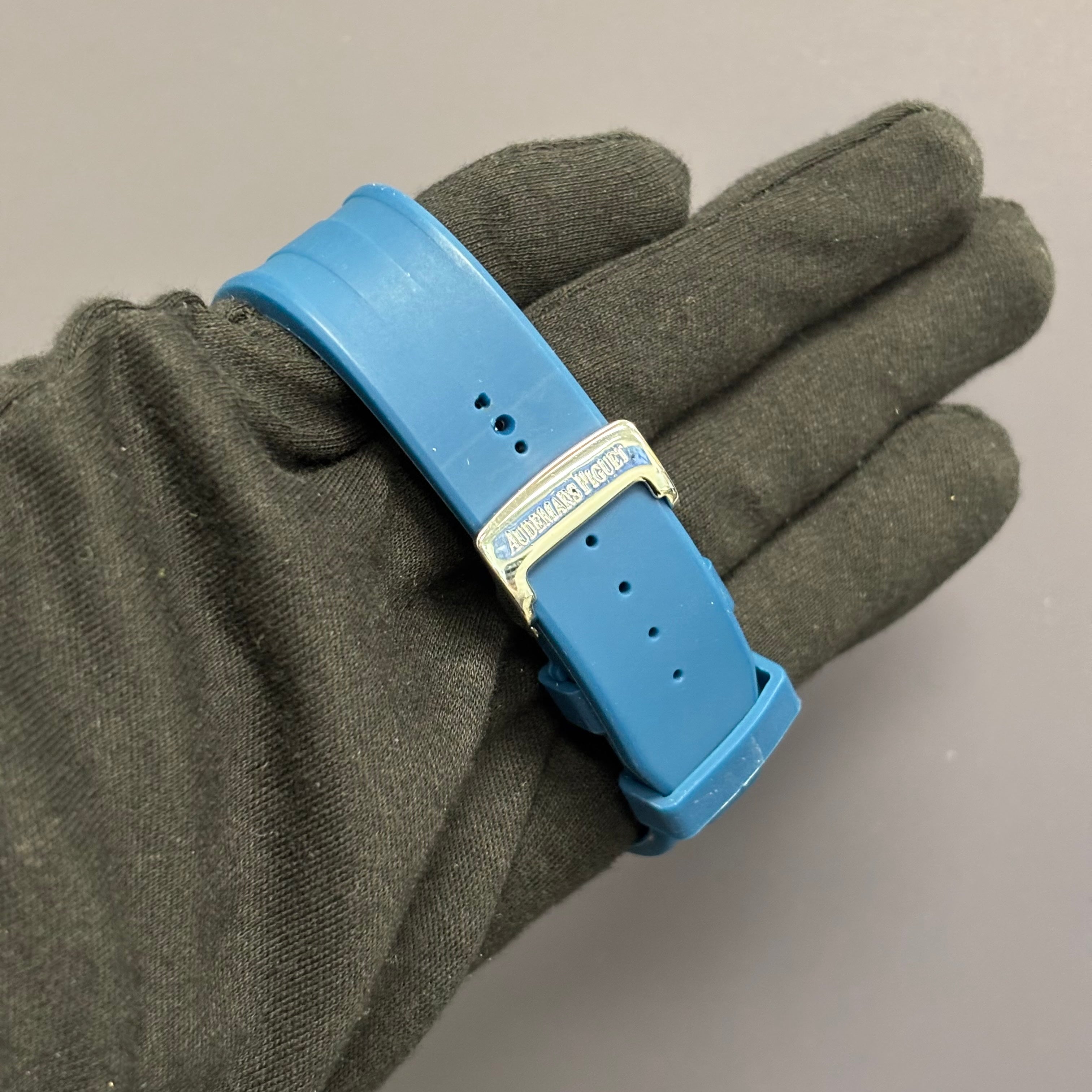 Audemars Piguet Royal Oak Offshore 42mm White Dial Ref# 26020ST.OO.D020IN.01 - Happy Jewelers Fine Jewelry Lifetime Warranty