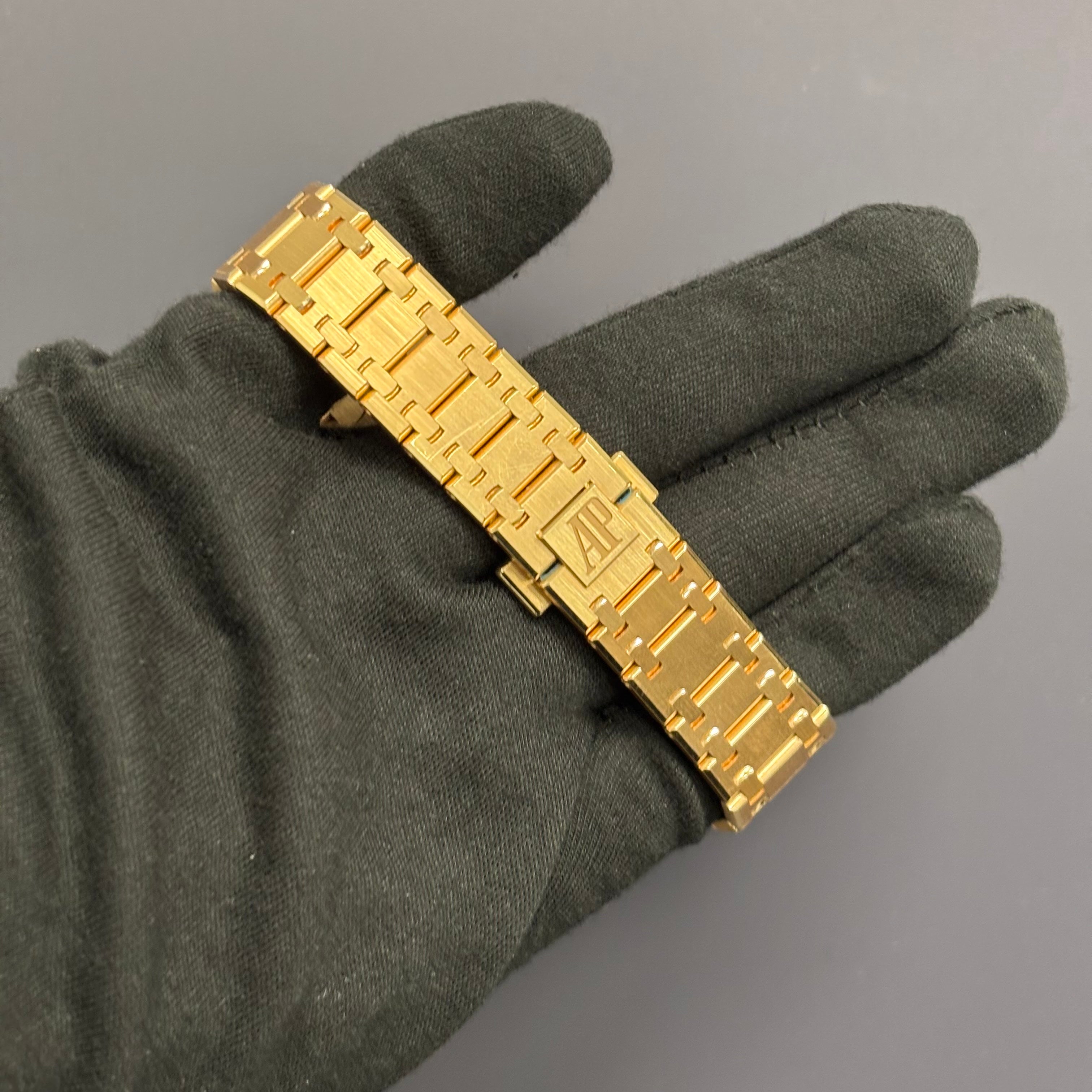 Audemars Piguet Royal Oak 39mm Grey Dial Watch Ref# 16202OR.OO.1240OR.02 - Happy Jewelers Fine Jewelry Lifetime Warranty