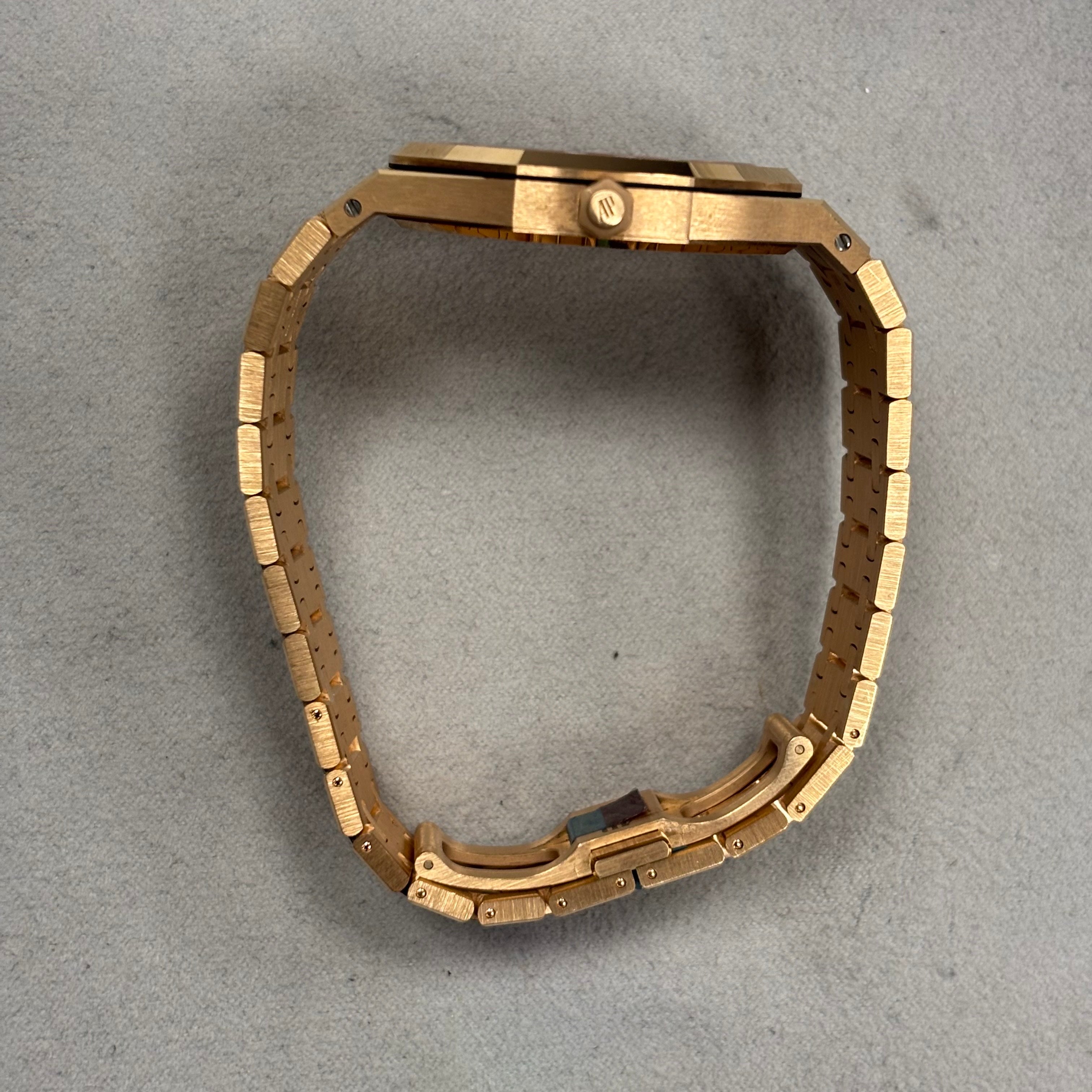 Audemars Piguet Royal Oak 39mm Grey Dial Watch Ref# 16202OR.OO.1240OR.02 - Happy Jewelers Fine Jewelry Lifetime Warranty