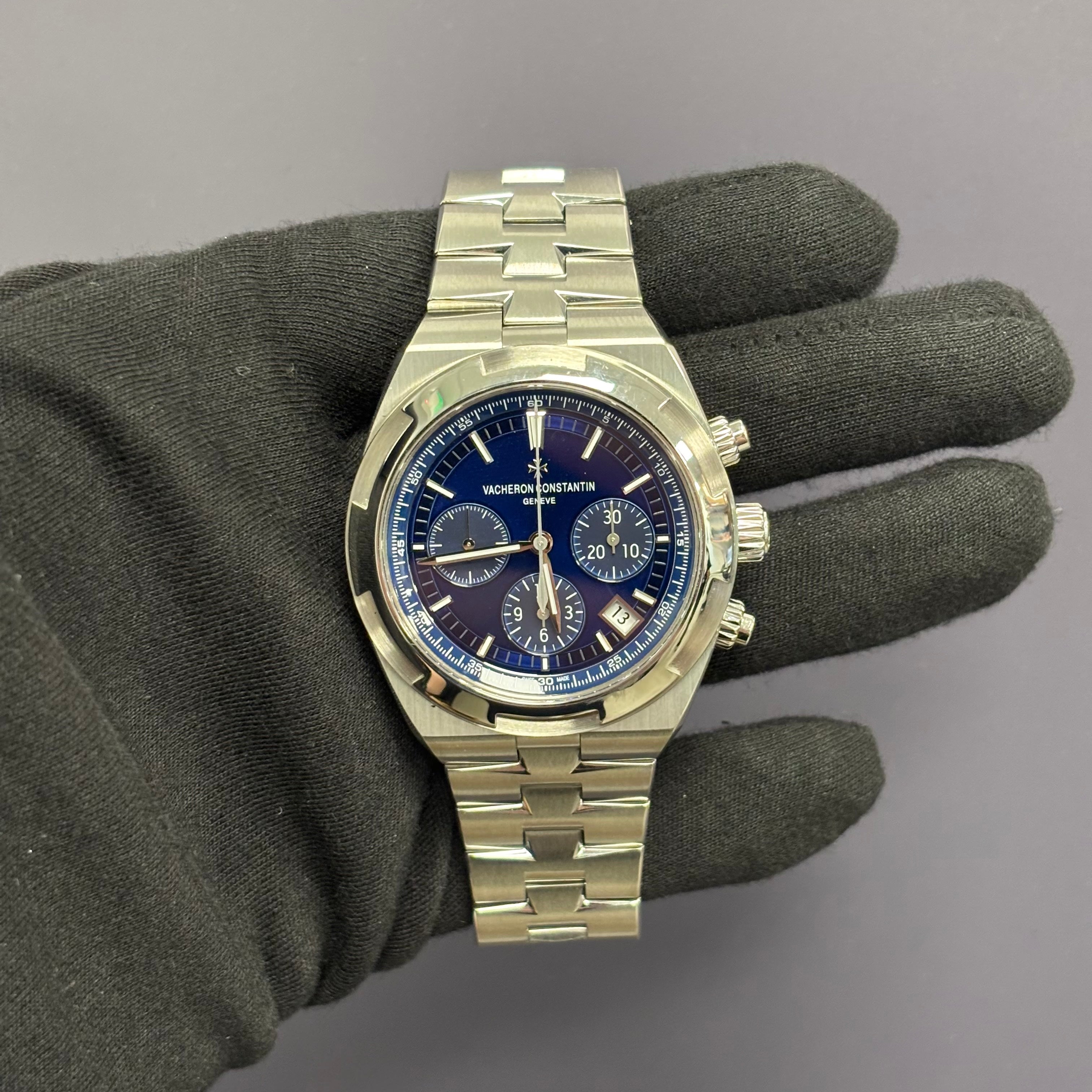 Vacheron Constantin Overseas 42.5mm Blue Dial Watch Ref# 5500V/110A-B148 - Happy Jewelers Fine Jewelry Lifetime Warranty